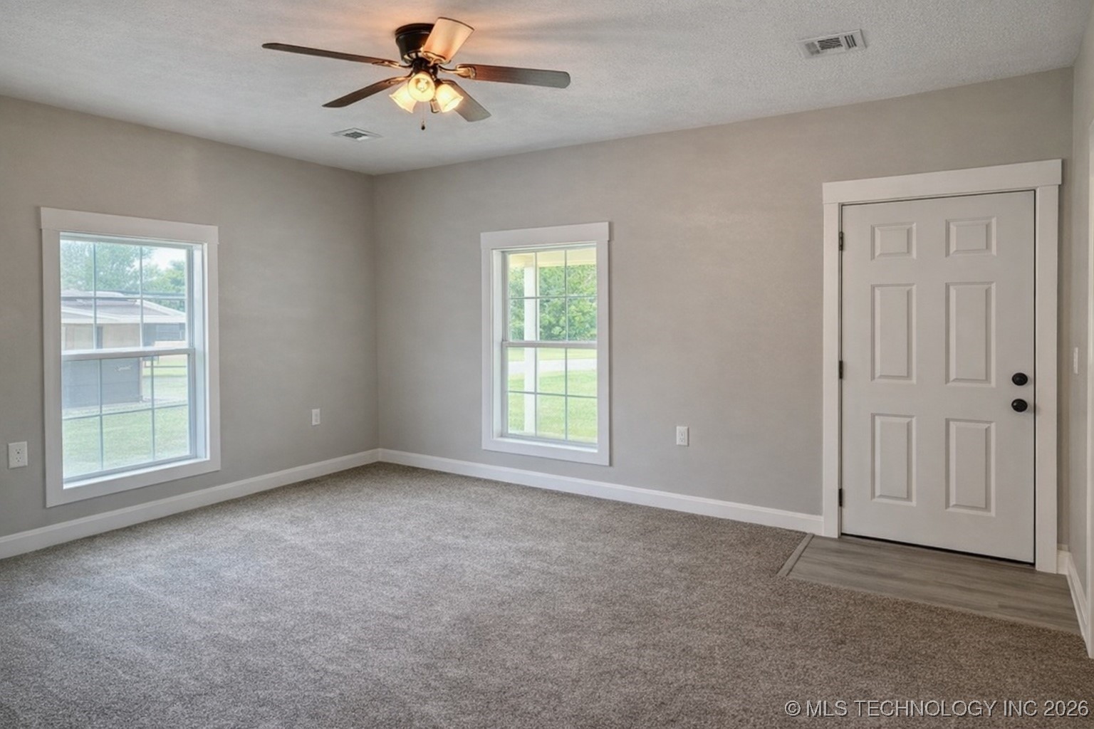 307 S Lee Avenue Property Photo 4