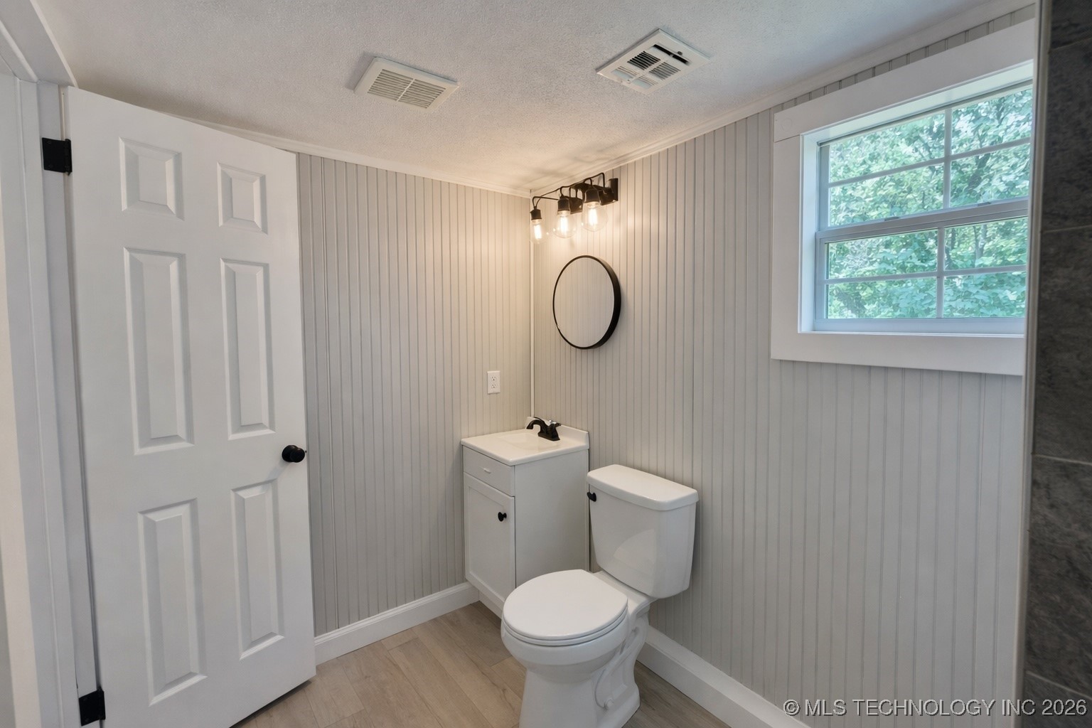 307 S Lee Avenue Property Photo 6