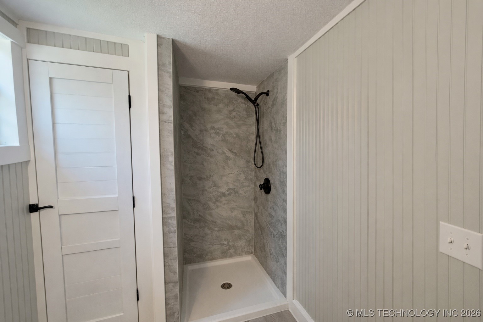 307 S Lee Avenue Property Photo 8