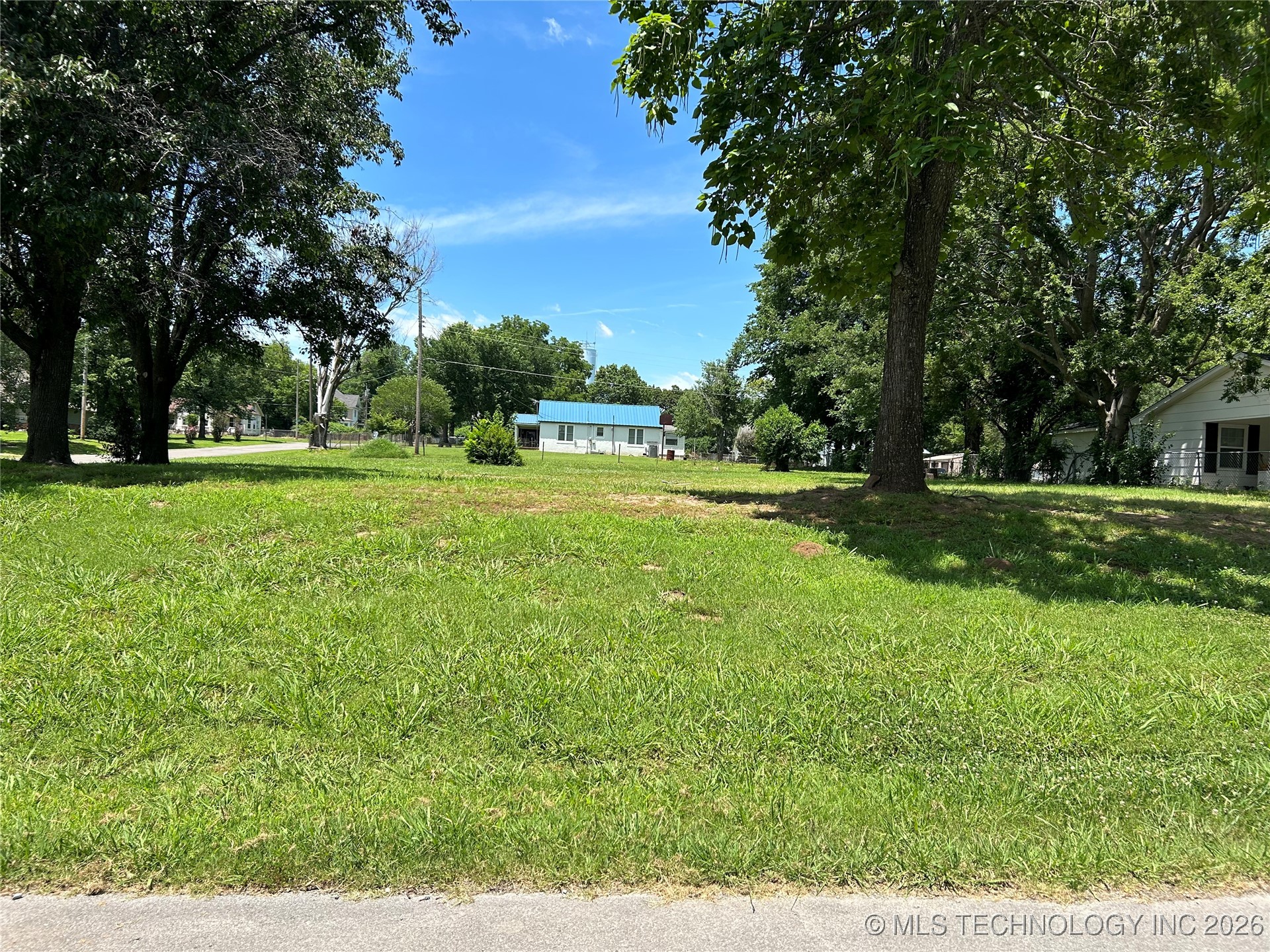 604 Irving Street Property Photo 4