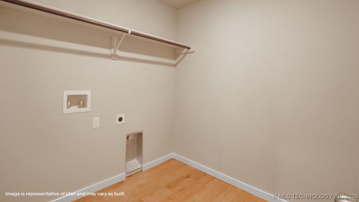 15654 S 35th East Avenue Property Photo 10