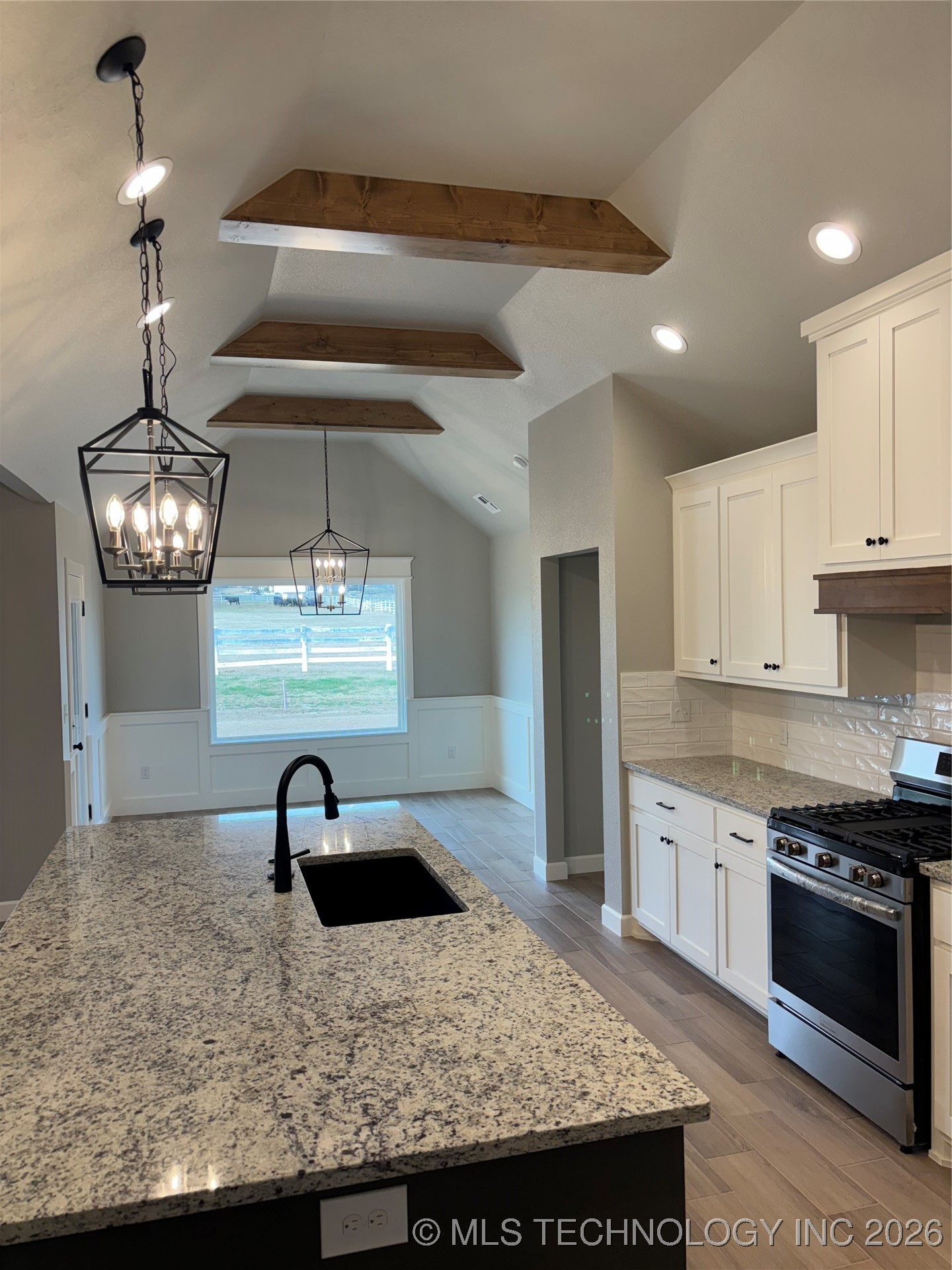 14170 N 54th East Avenue Property Photo 3