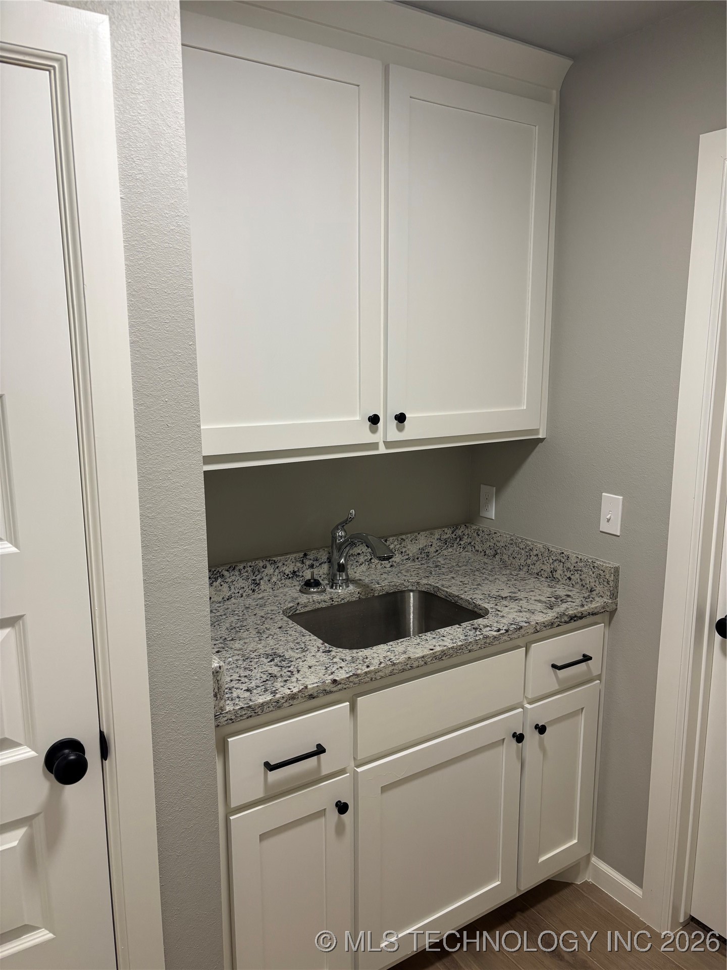 14170 N 54th East Avenue Property Photo 8