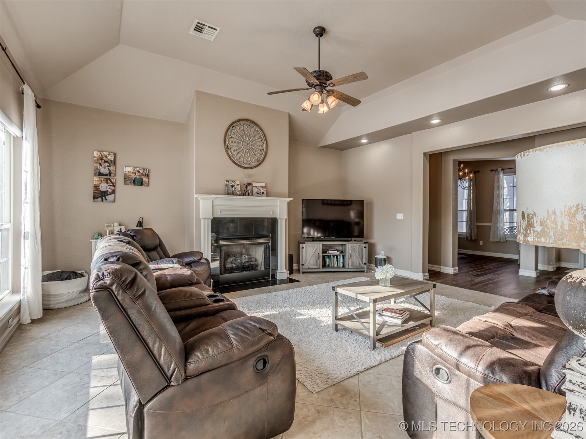 9109 N 102nd East Avenue Property Photo 9