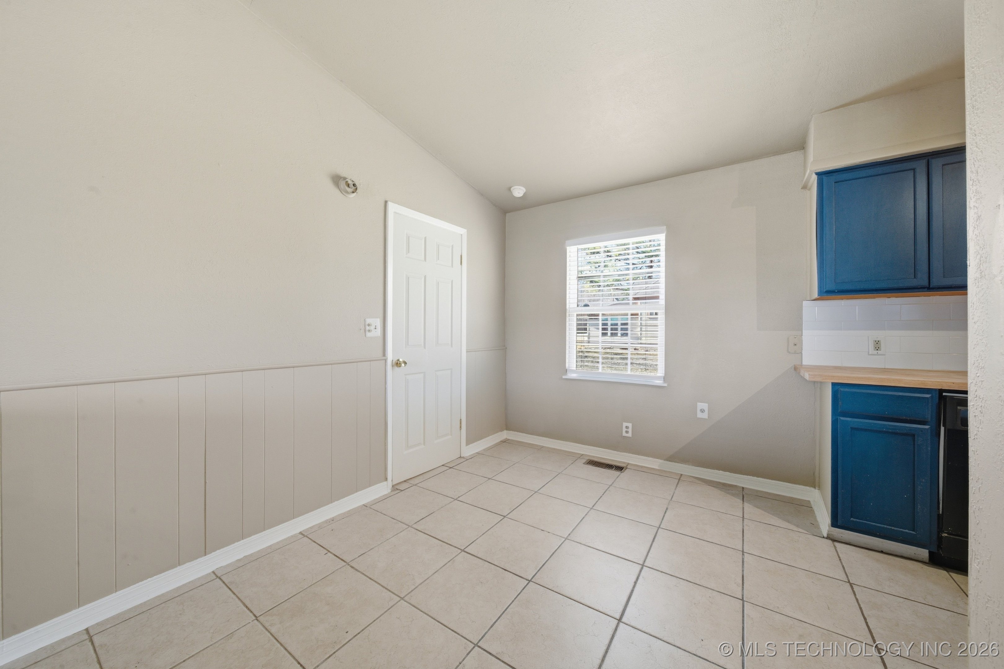 1620 N Union Avenue Property Photo 8