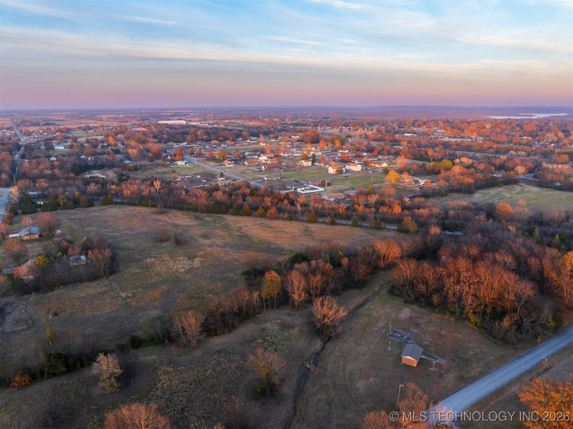 2 N Wagoner Avenue Property Photo 1