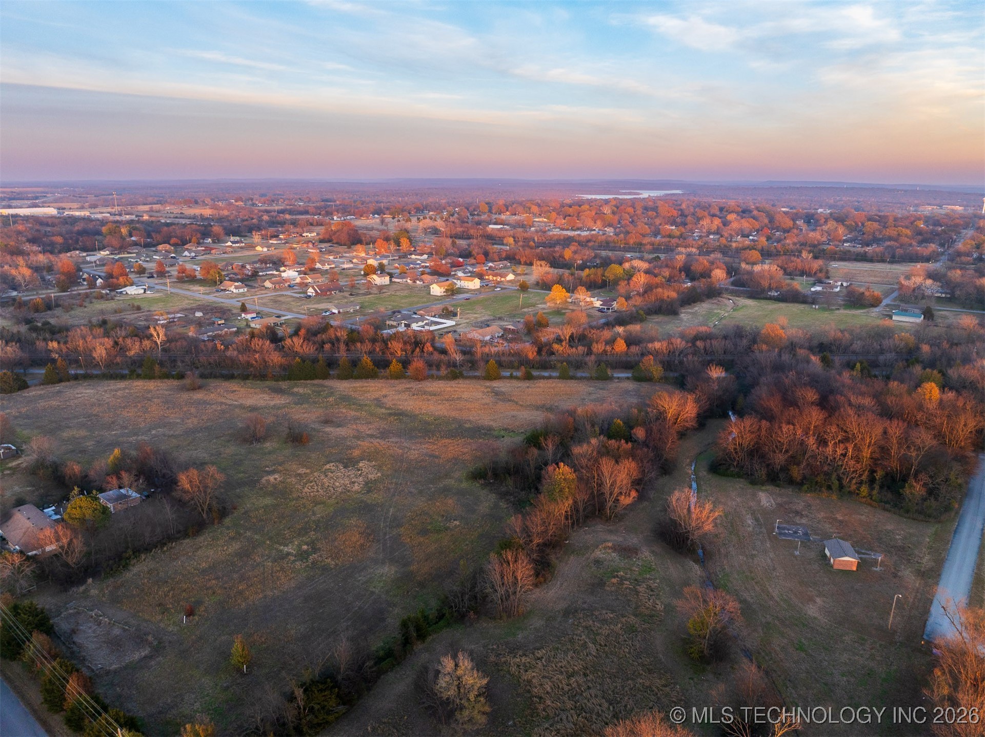 2 N Wagoner Avenue Property Photo 2