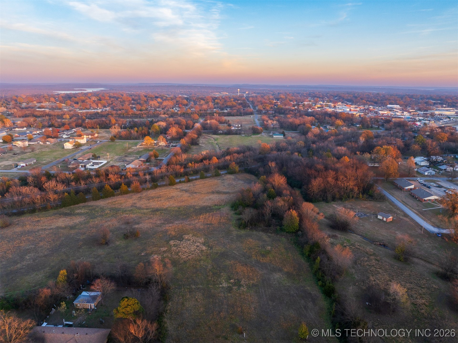2 N Wagoner Avenue Property Photo 5