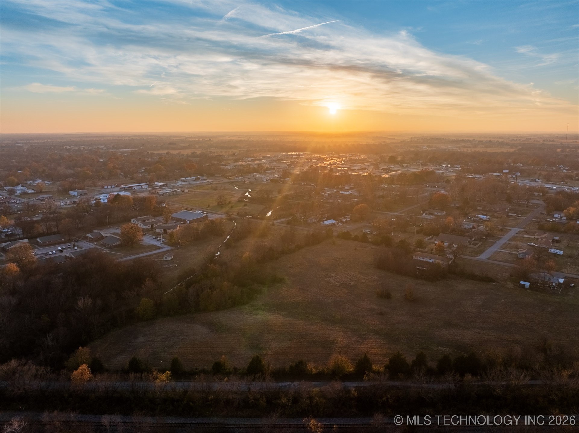 2 N Wagoner Avenue Property Photo 8