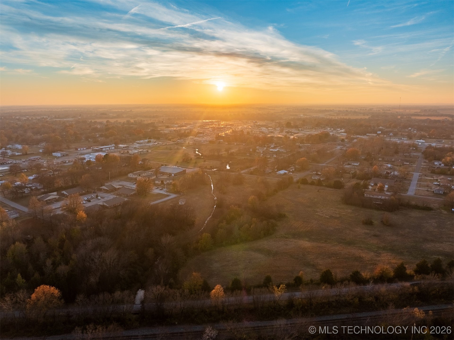 2 N Wagoner Avenue Property Photo 9