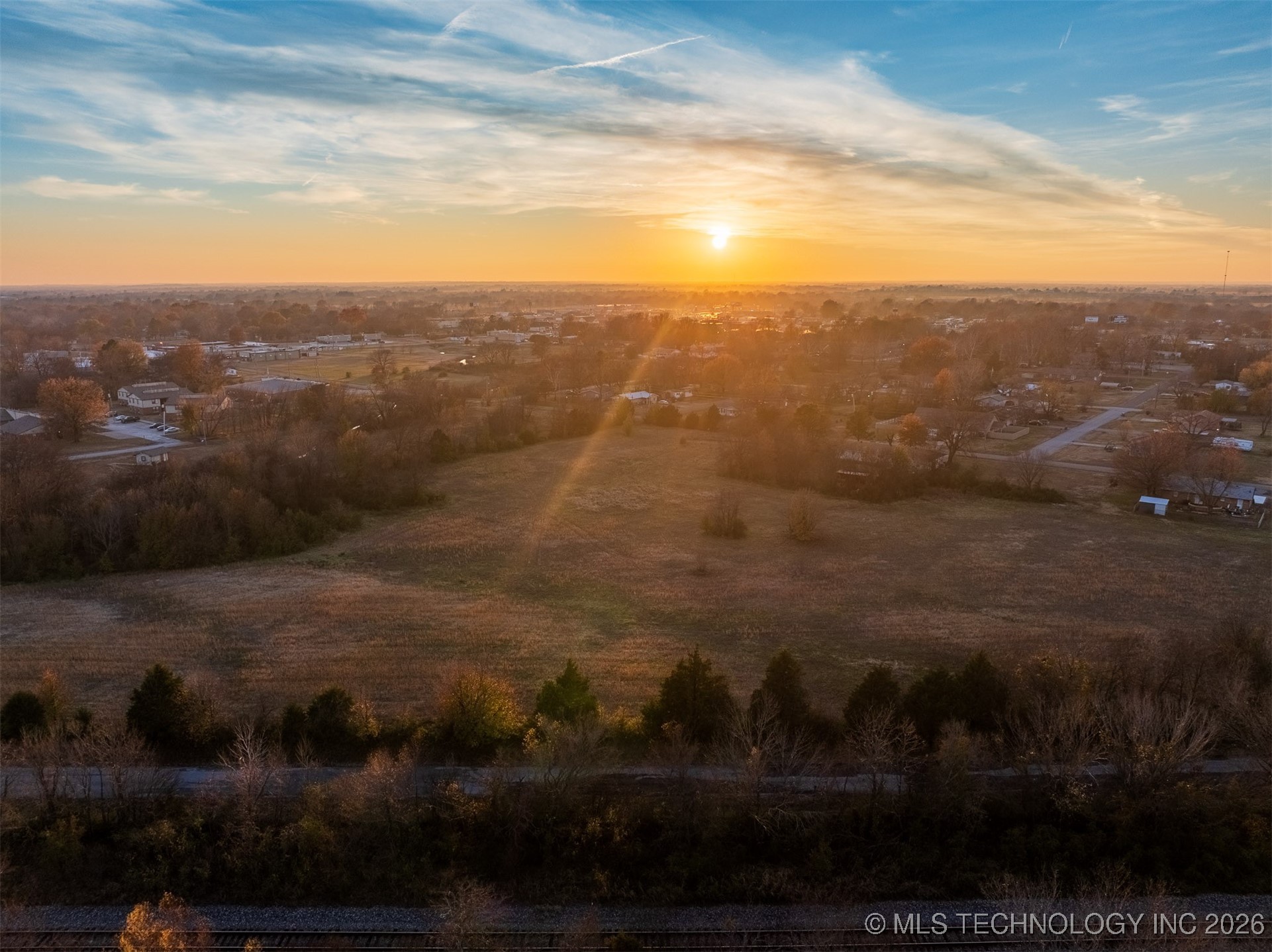 2 N Wagoner Avenue Property Photo 10