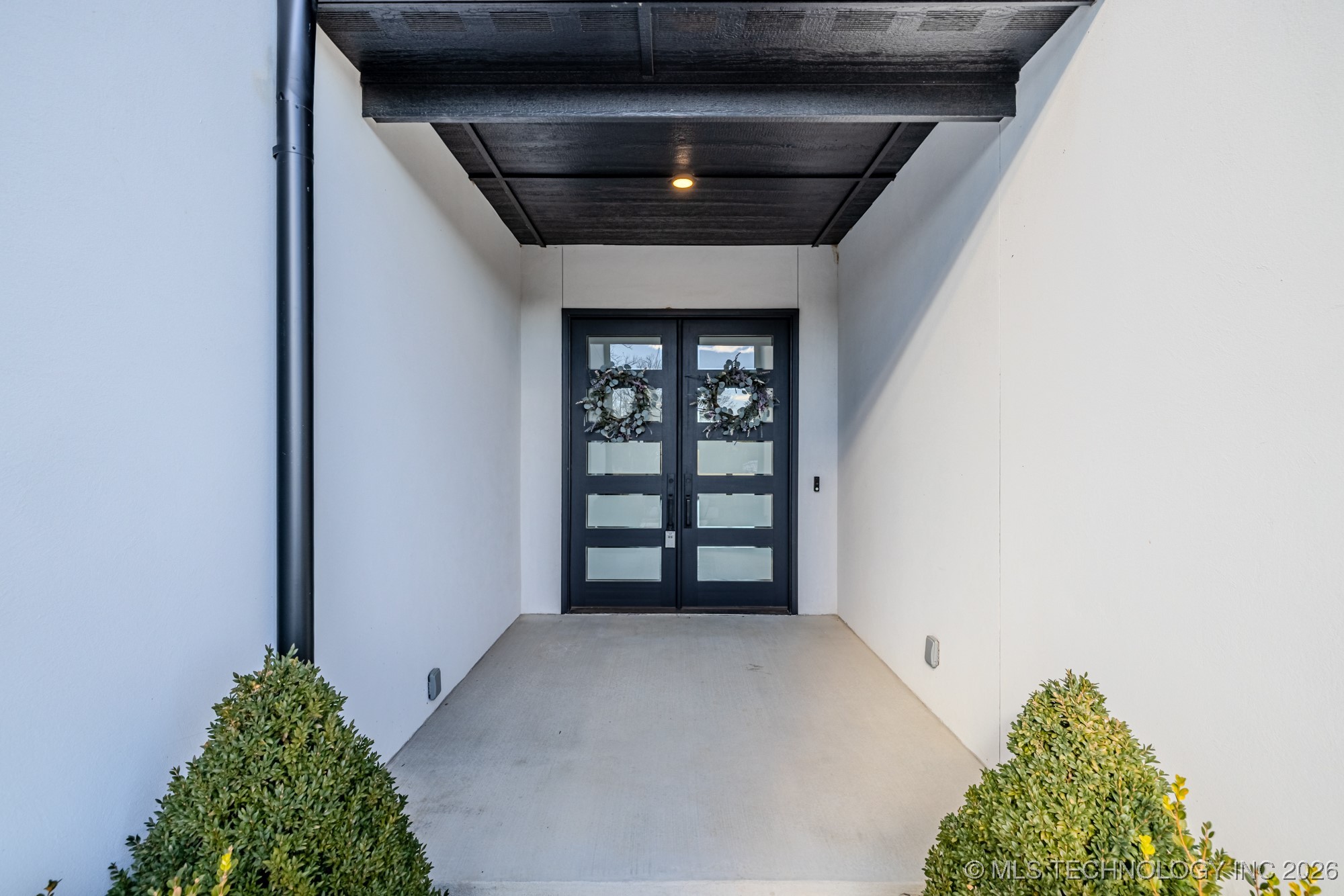 6621 E 153rd Street Property Photo 3