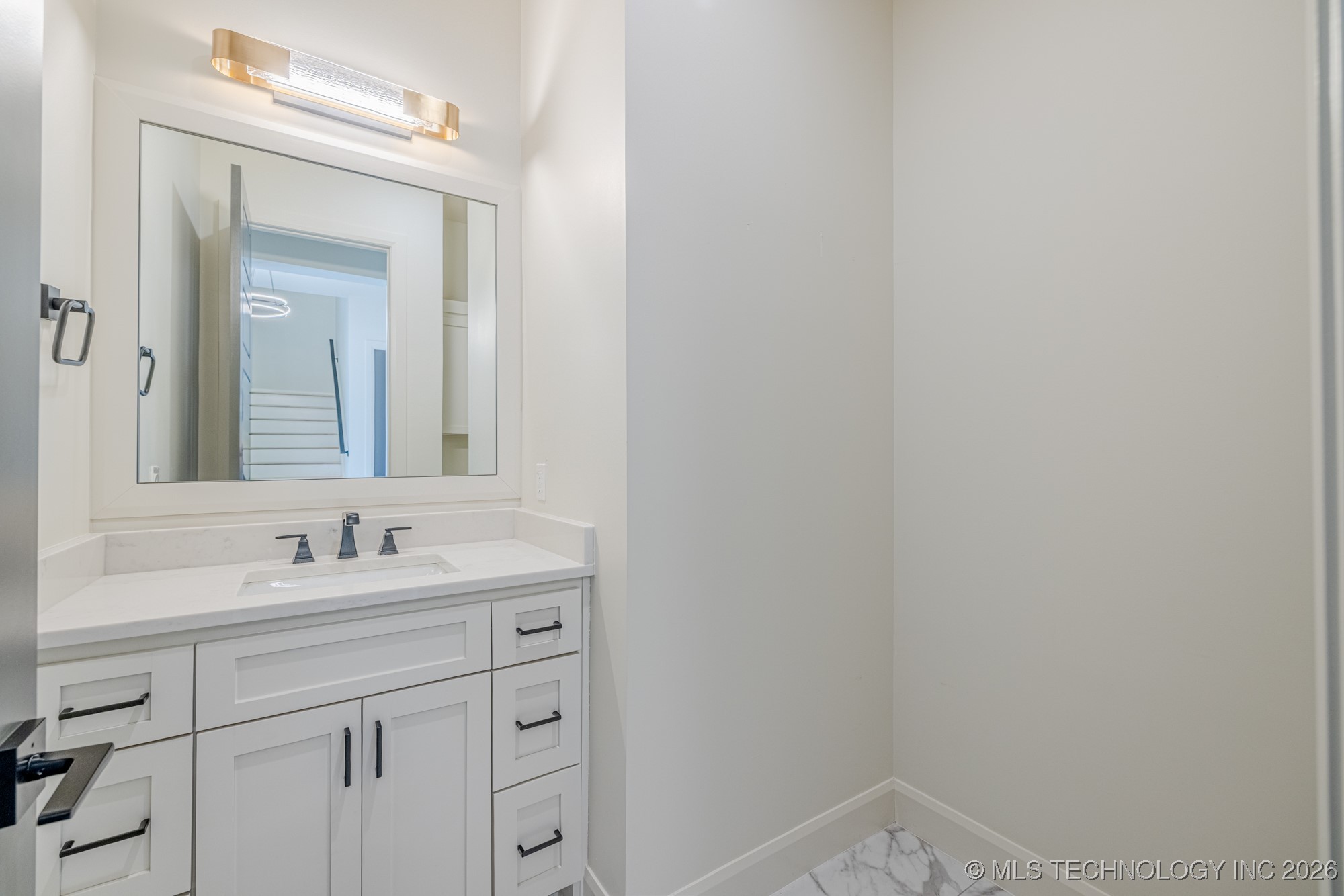 6621 E 153rd Street Property Photo 6