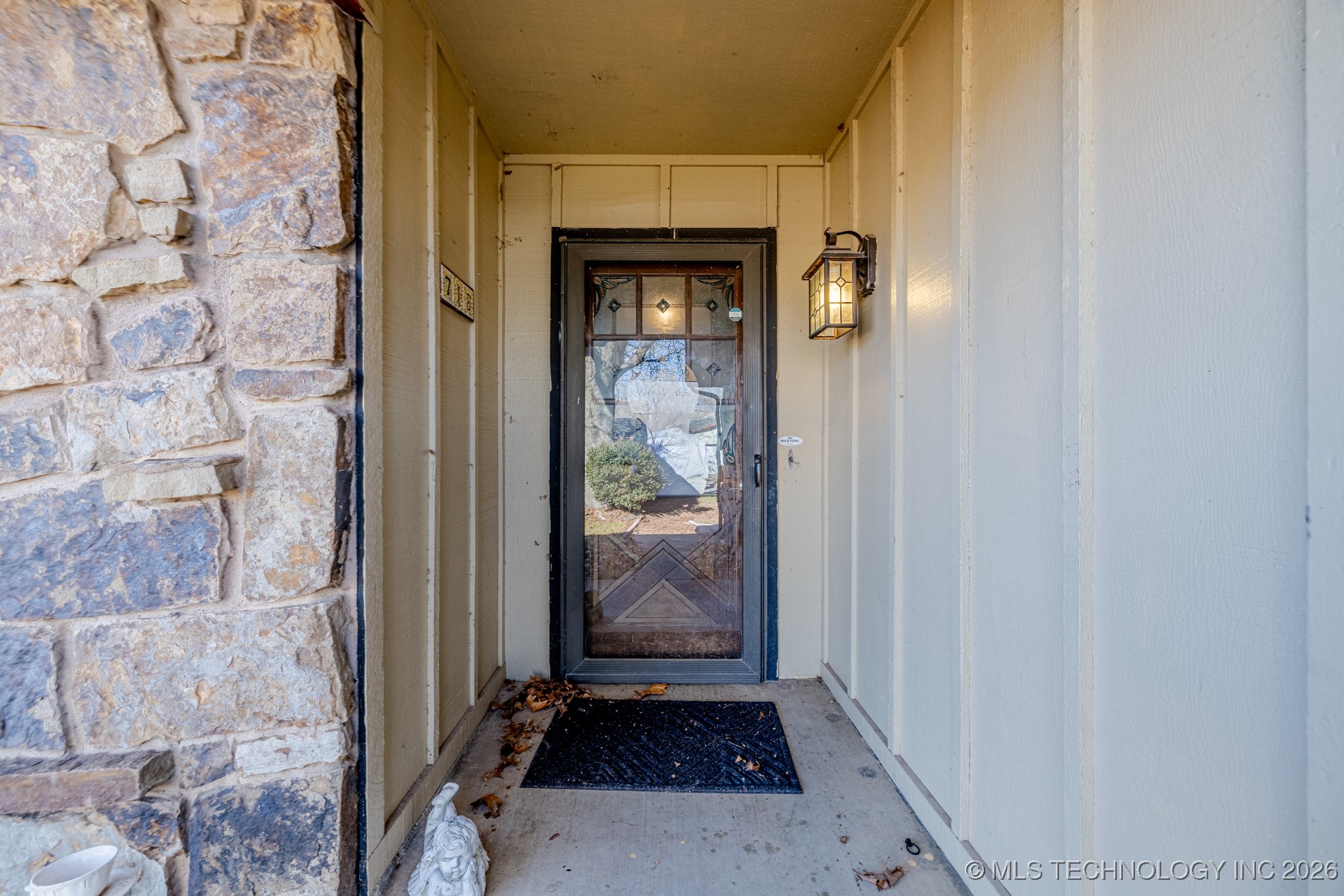 718 E Beaver Street Property Photo 3