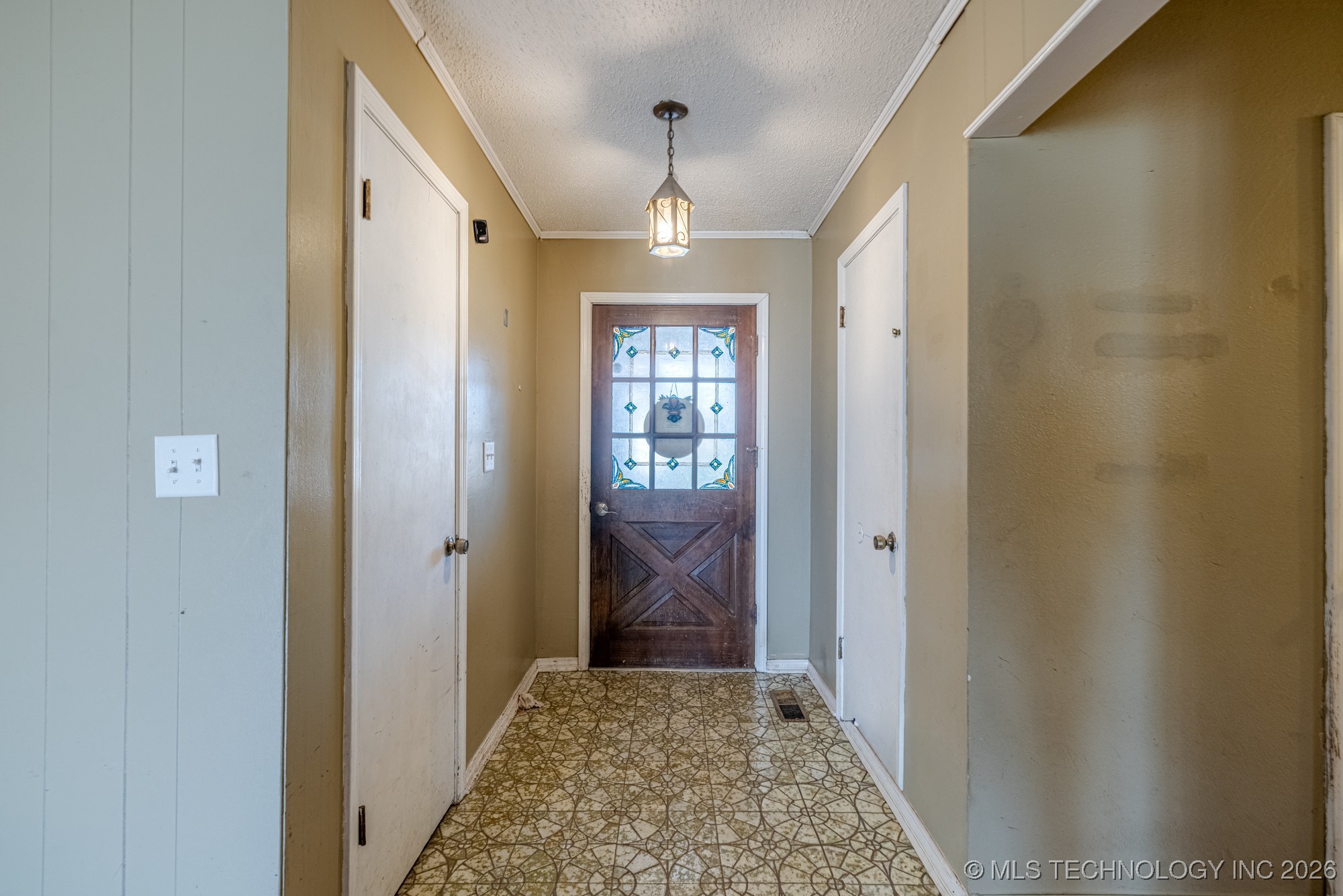 718 E Beaver Street Property Photo 4