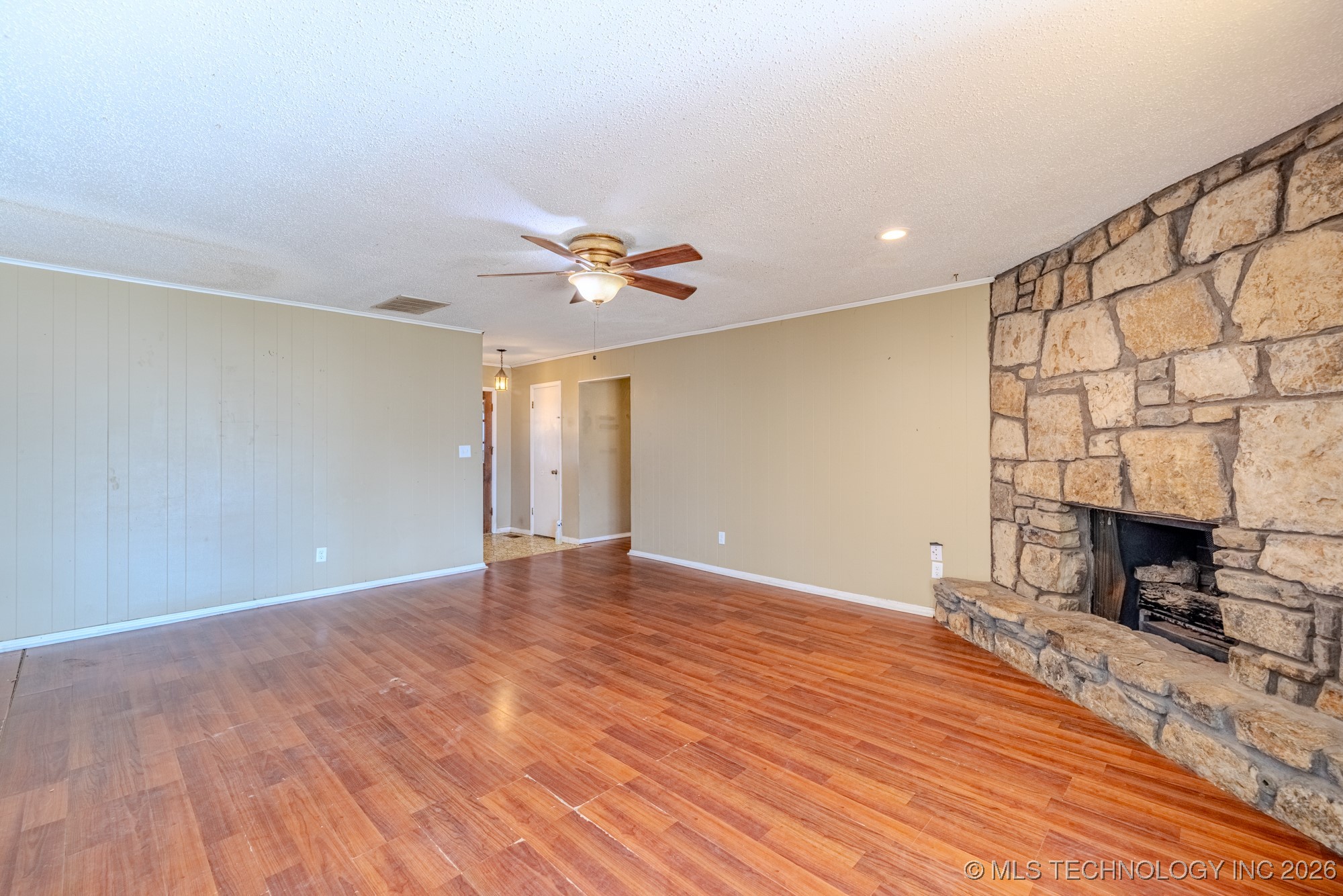 718 E Beaver Street Property Photo 5