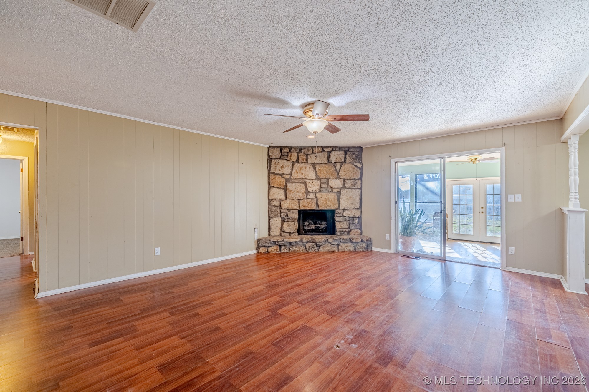 718 E Beaver Street Property Photo 6