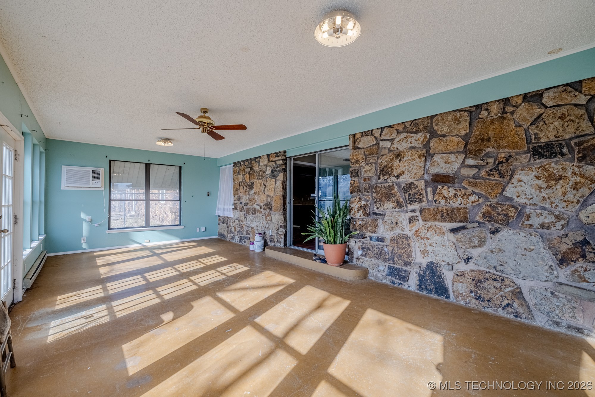 718 E Beaver Street Property Photo 13