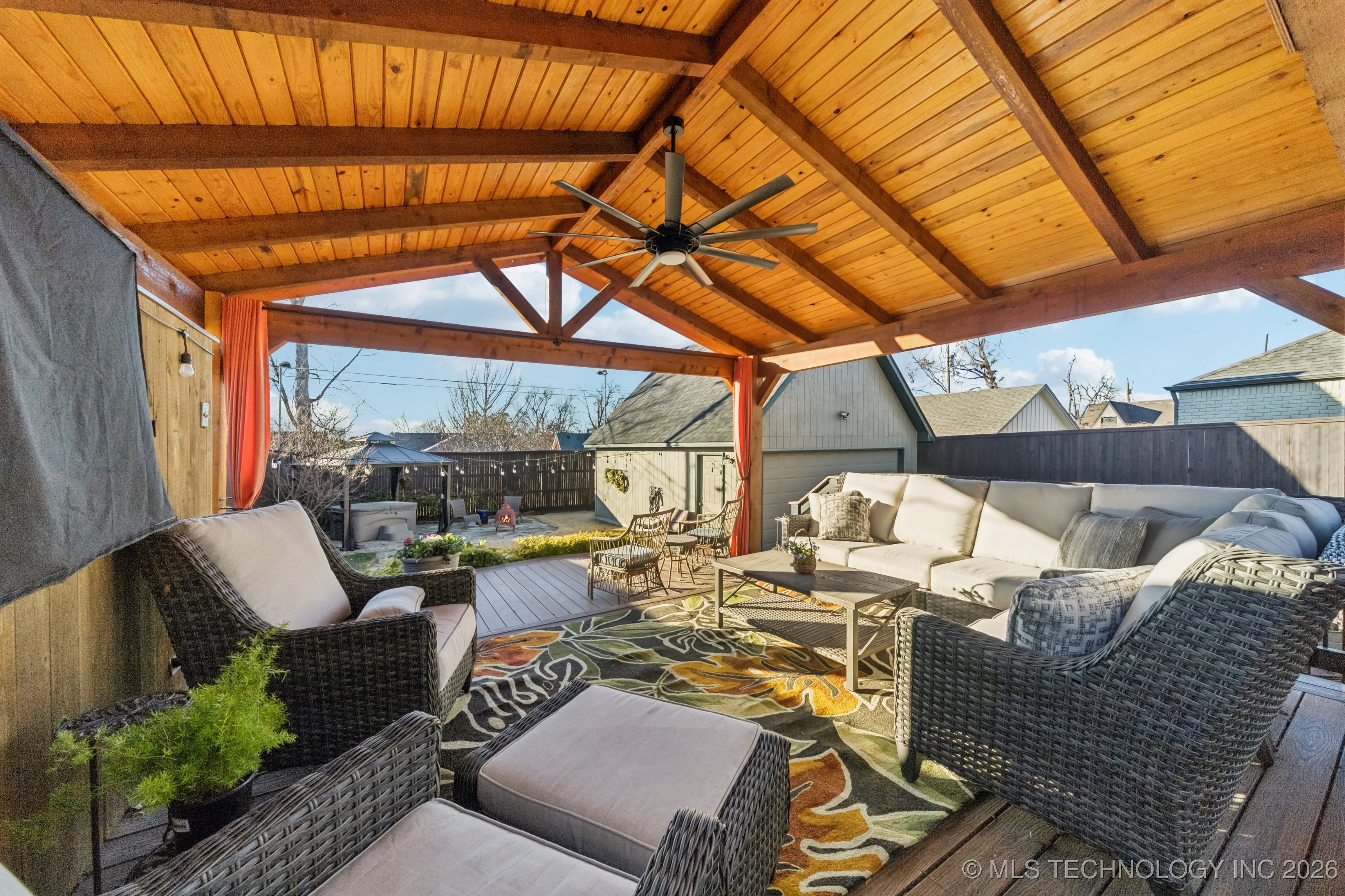 1544 S Columbia Place Property Photo 4