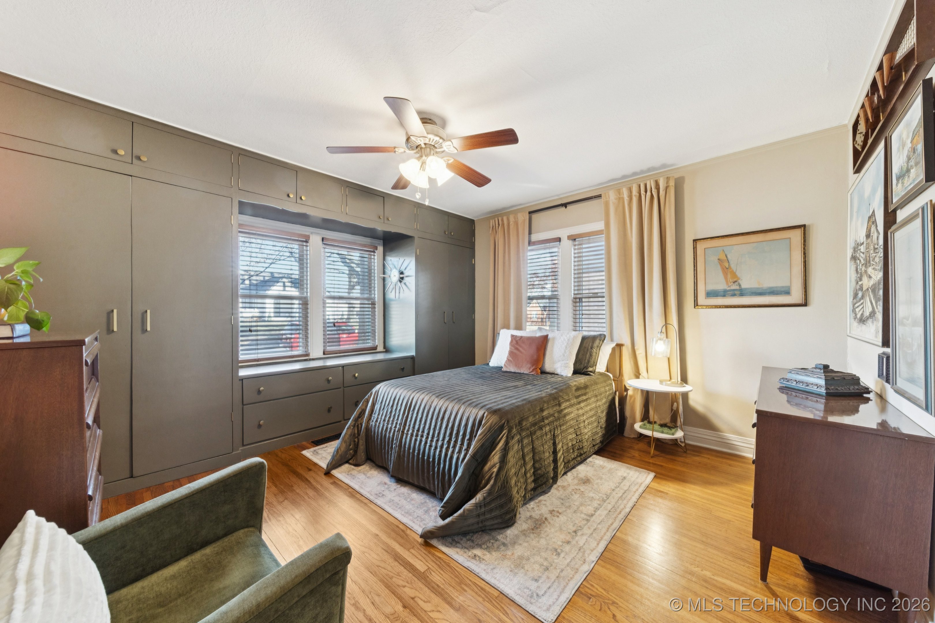 1544 S Columbia Place Property Photo 17