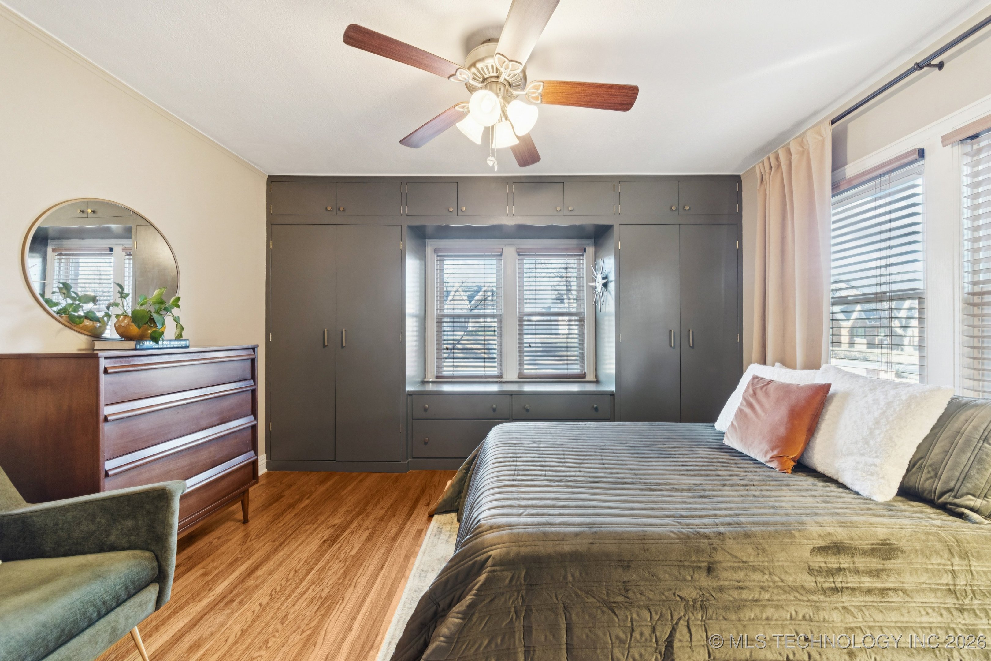 1544 S Columbia Place Property Photo 18