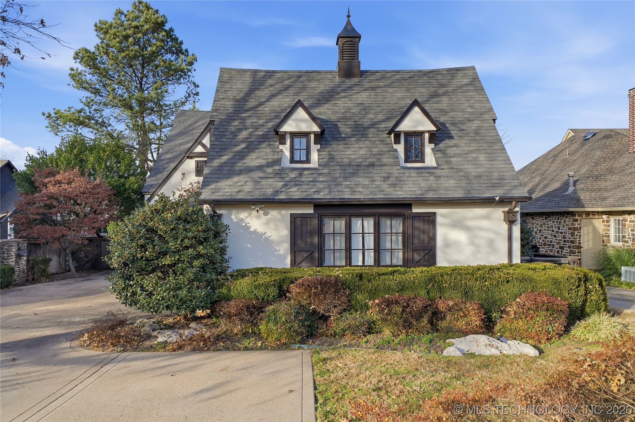 2603 E 22nd Place Property Photo 4