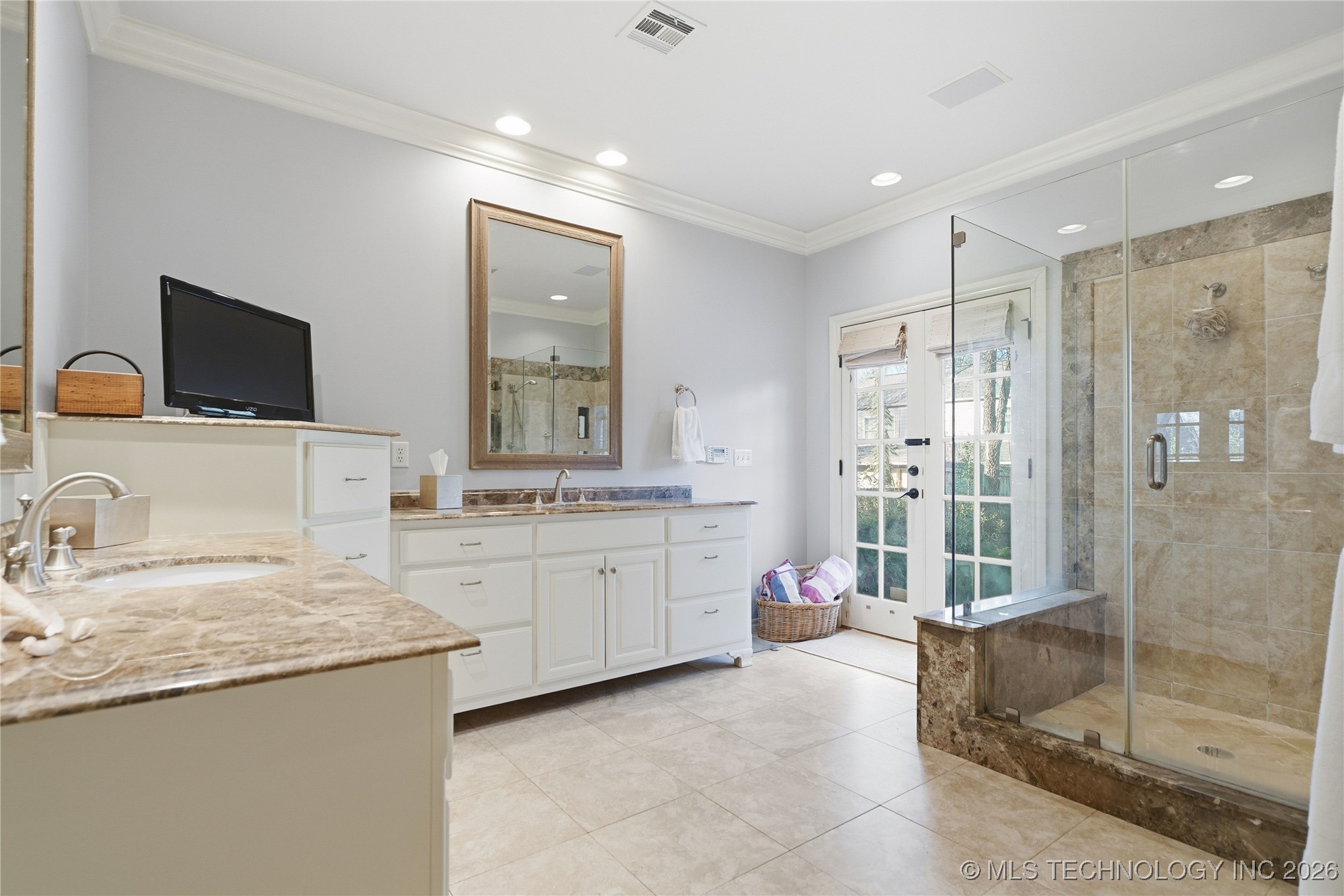 2603 E 22nd Place Property Photo 33