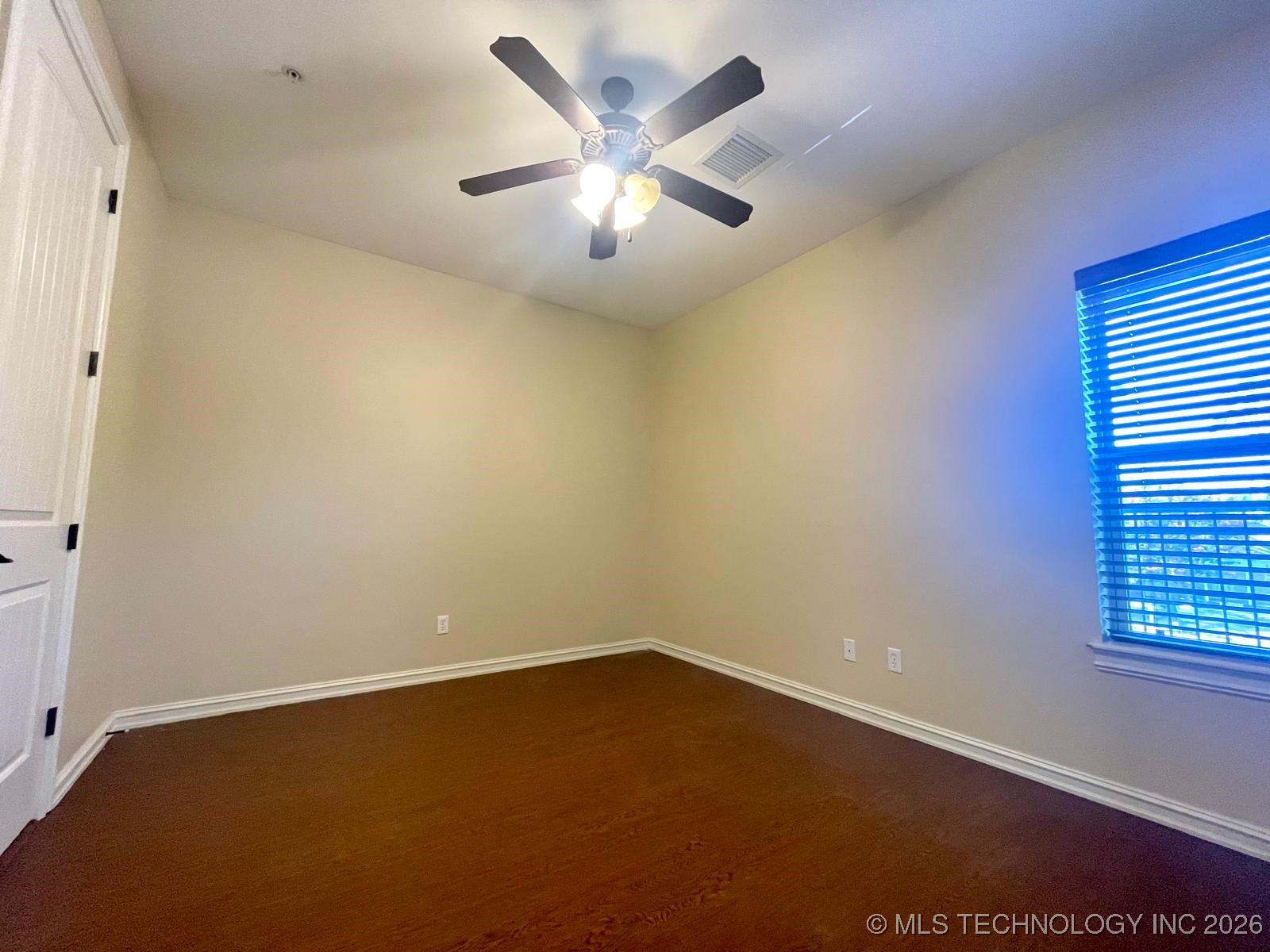 416 E B Street 416 B Property Photo 4