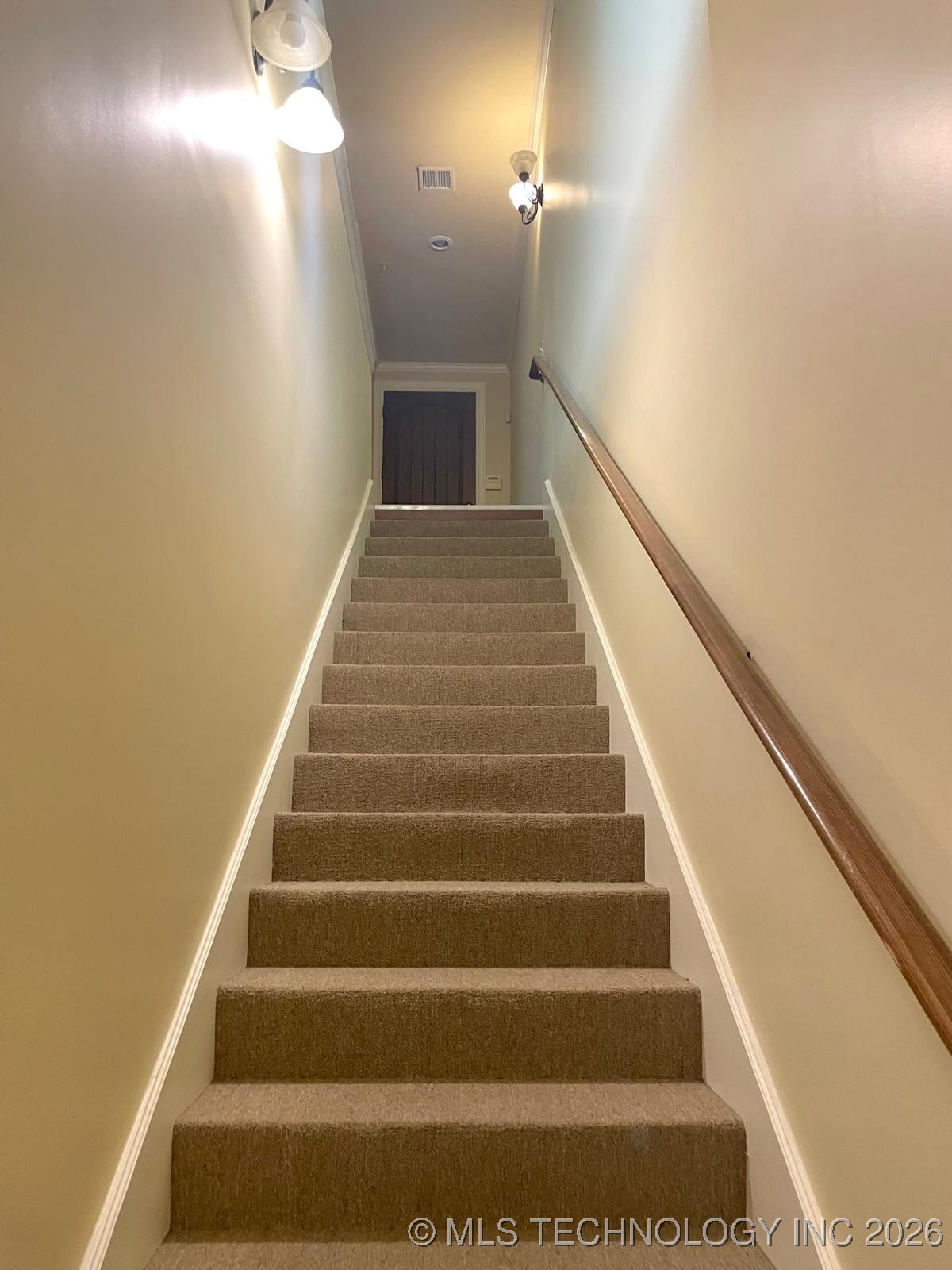 416 E B Street 416 B Property Photo 5