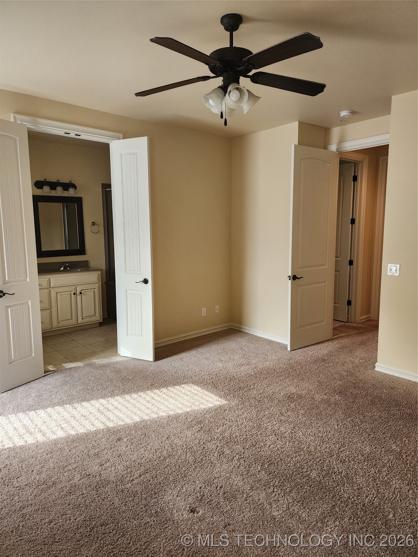 416 E B Street 416 B Property Photo 13