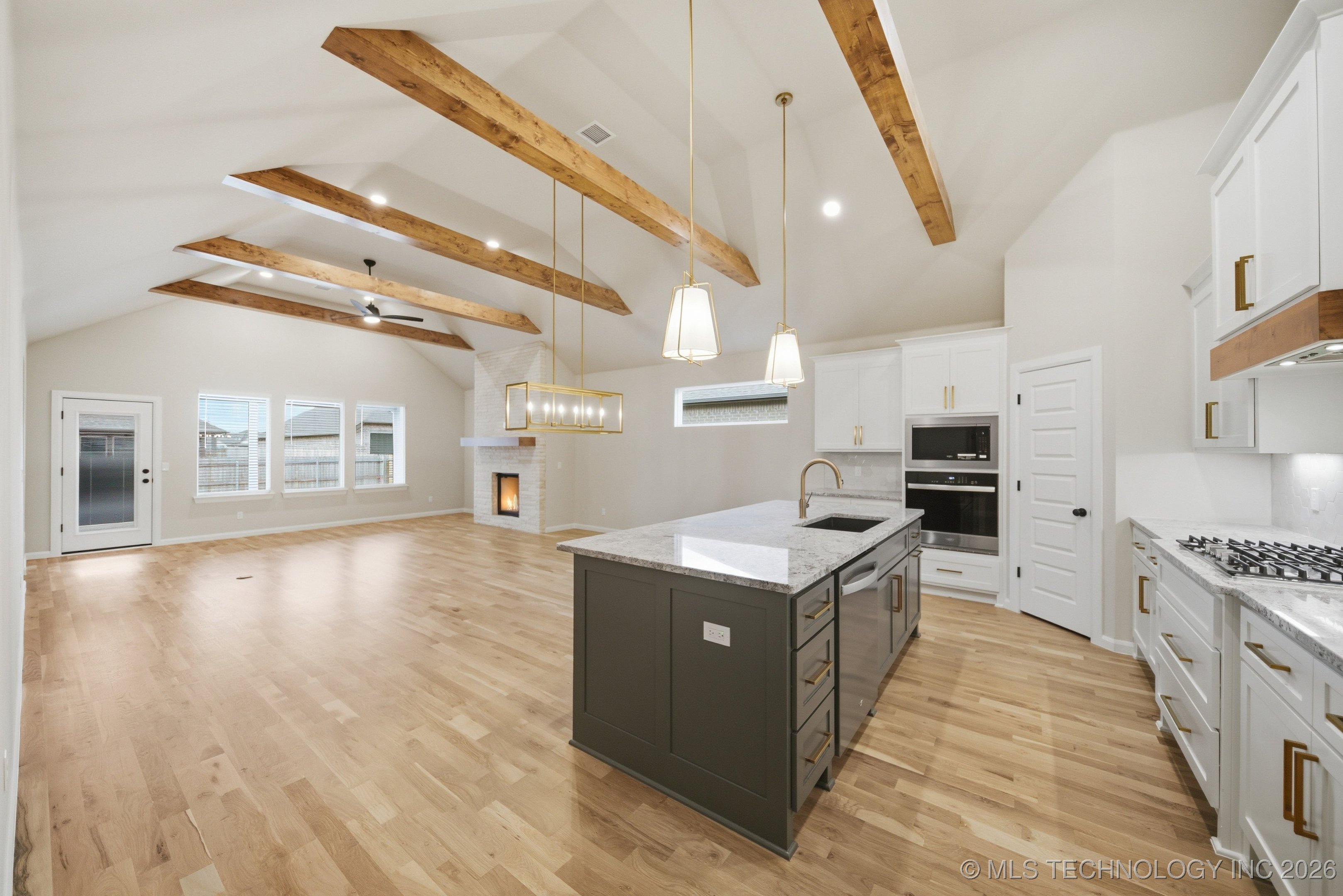 1300 N Beech Street Property Photo 6