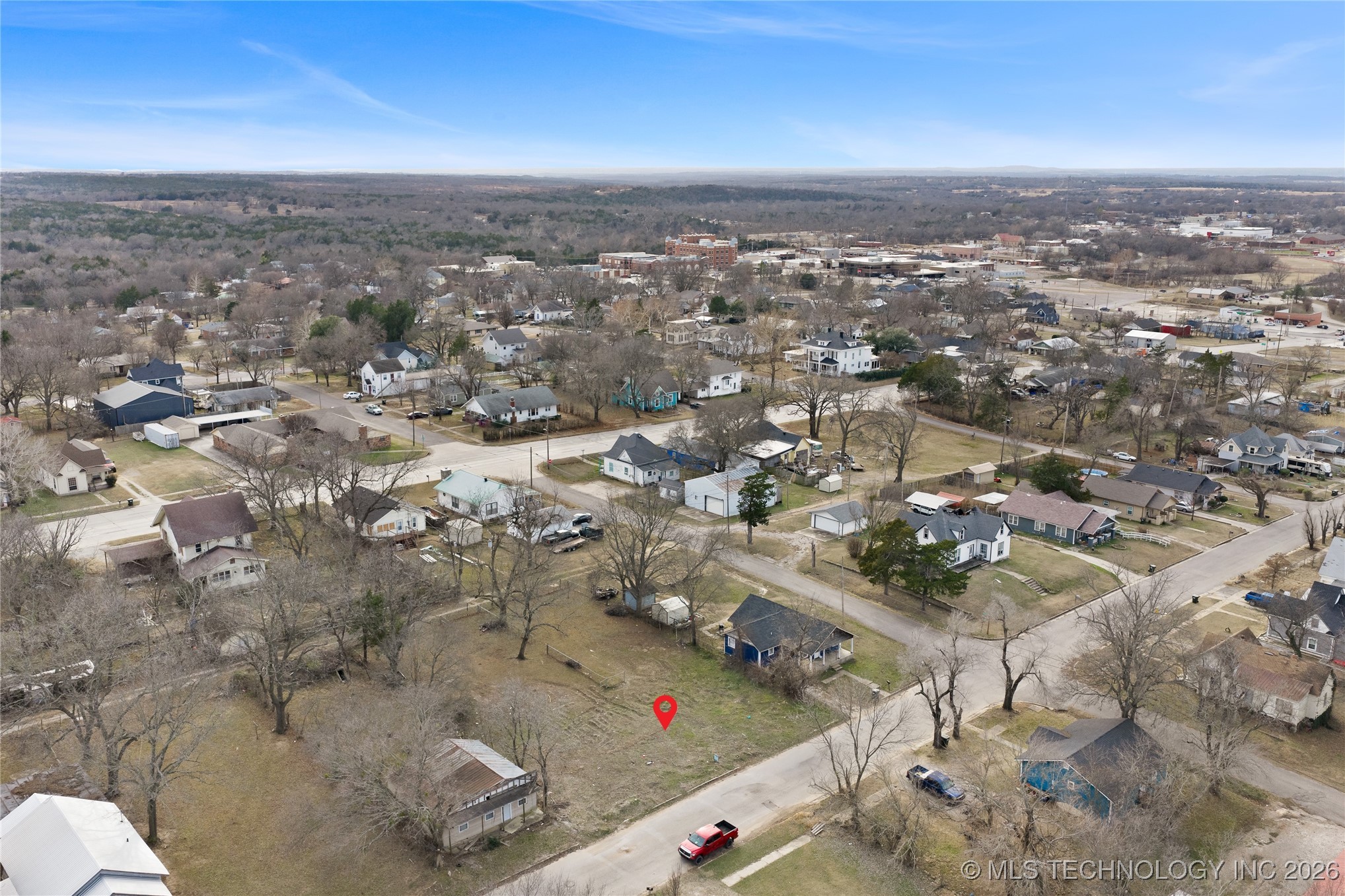 305 E Tahlequah Property Photo 4