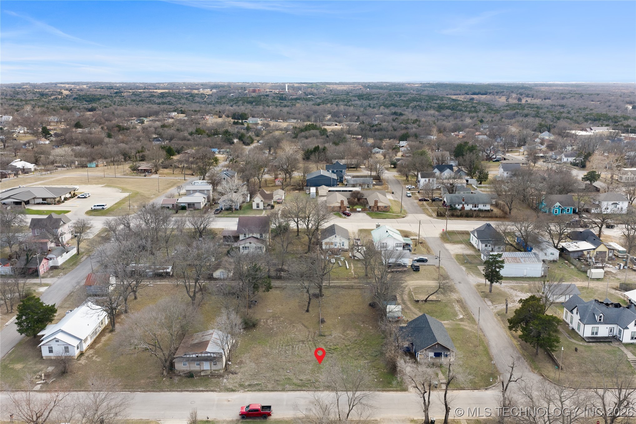 305 E Tahlequah Property Photo 5