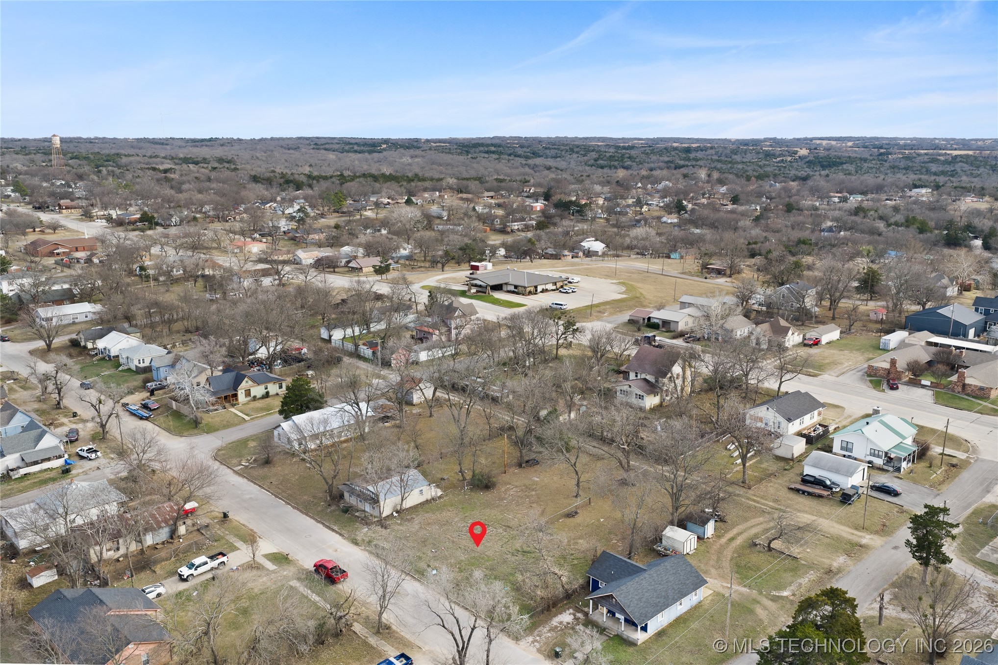 305 E Tahlequah Property Photo 6