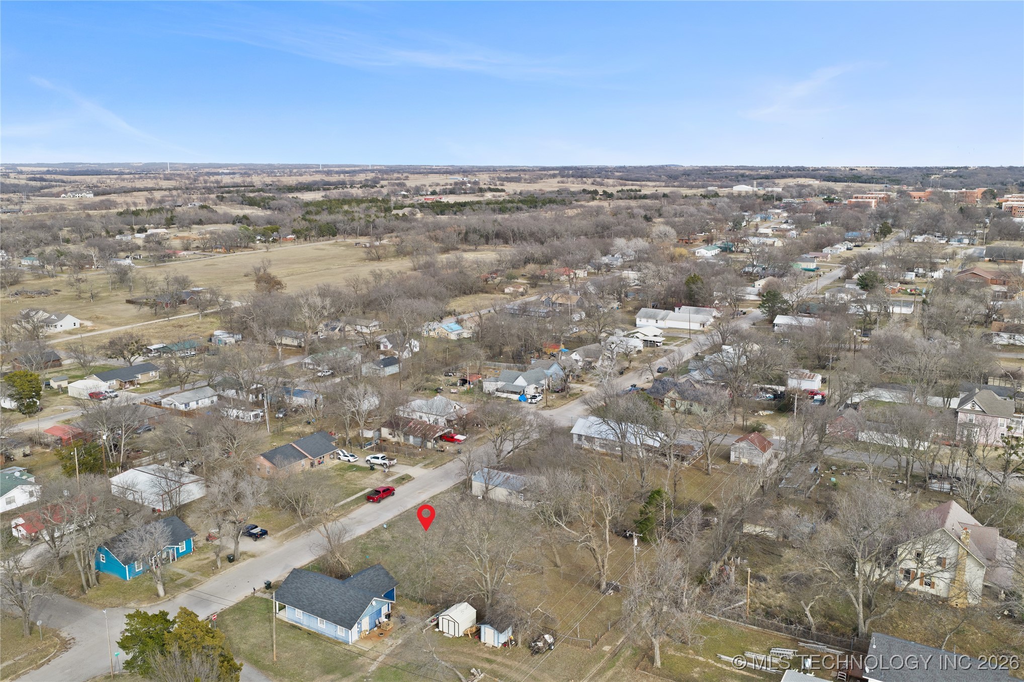 305 E Tahlequah Property Photo 7