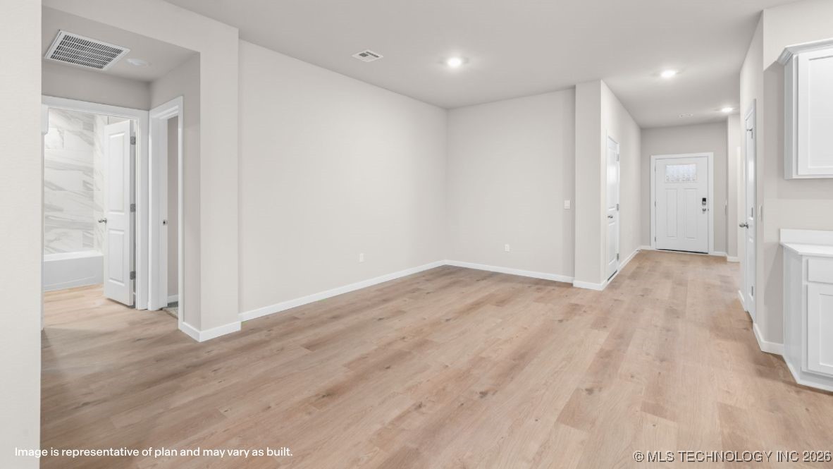 7530 E 156th Place S Property Photo 6