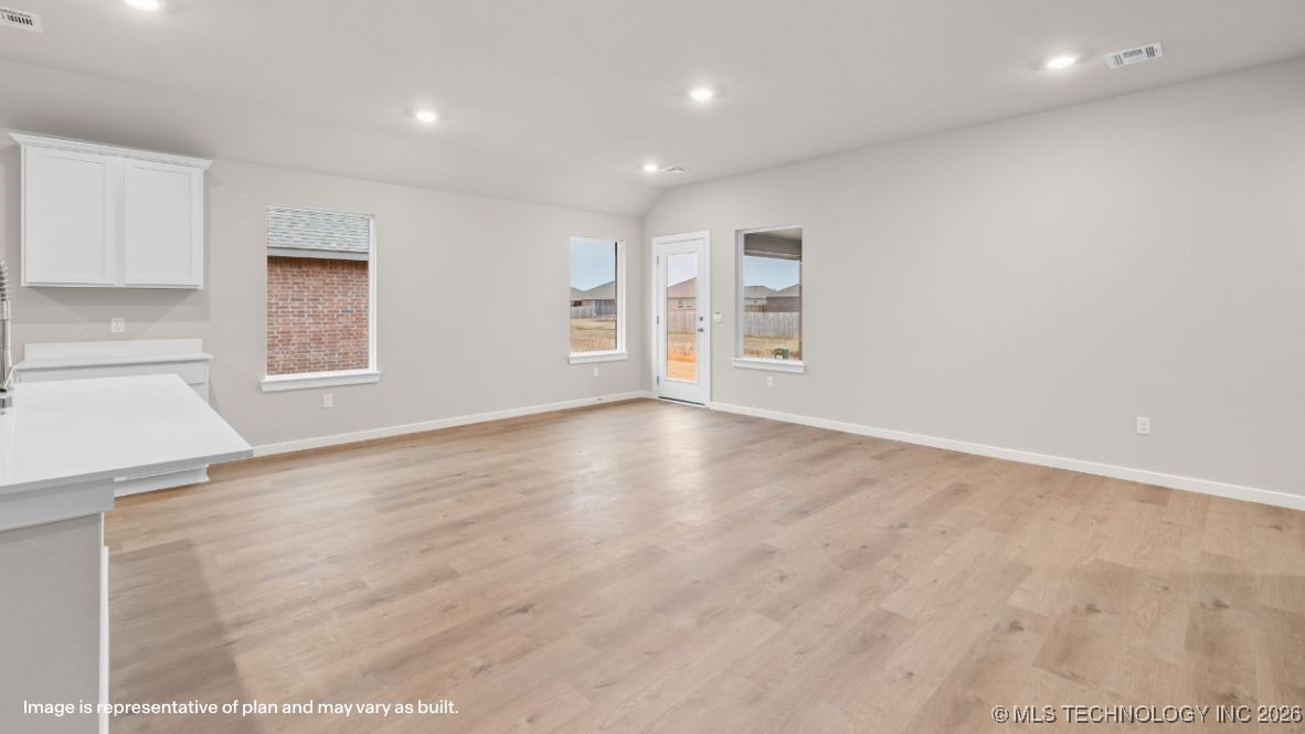 7530 E 156th Place S Property Photo 7