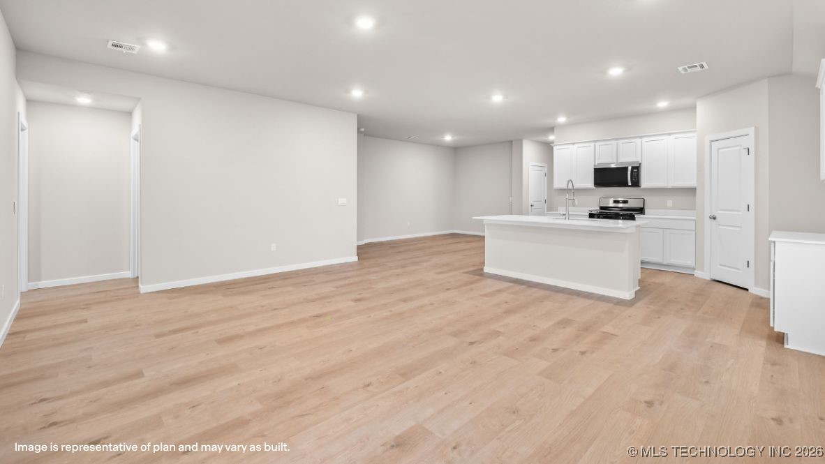 7530 E 156th Place S Property Photo 8