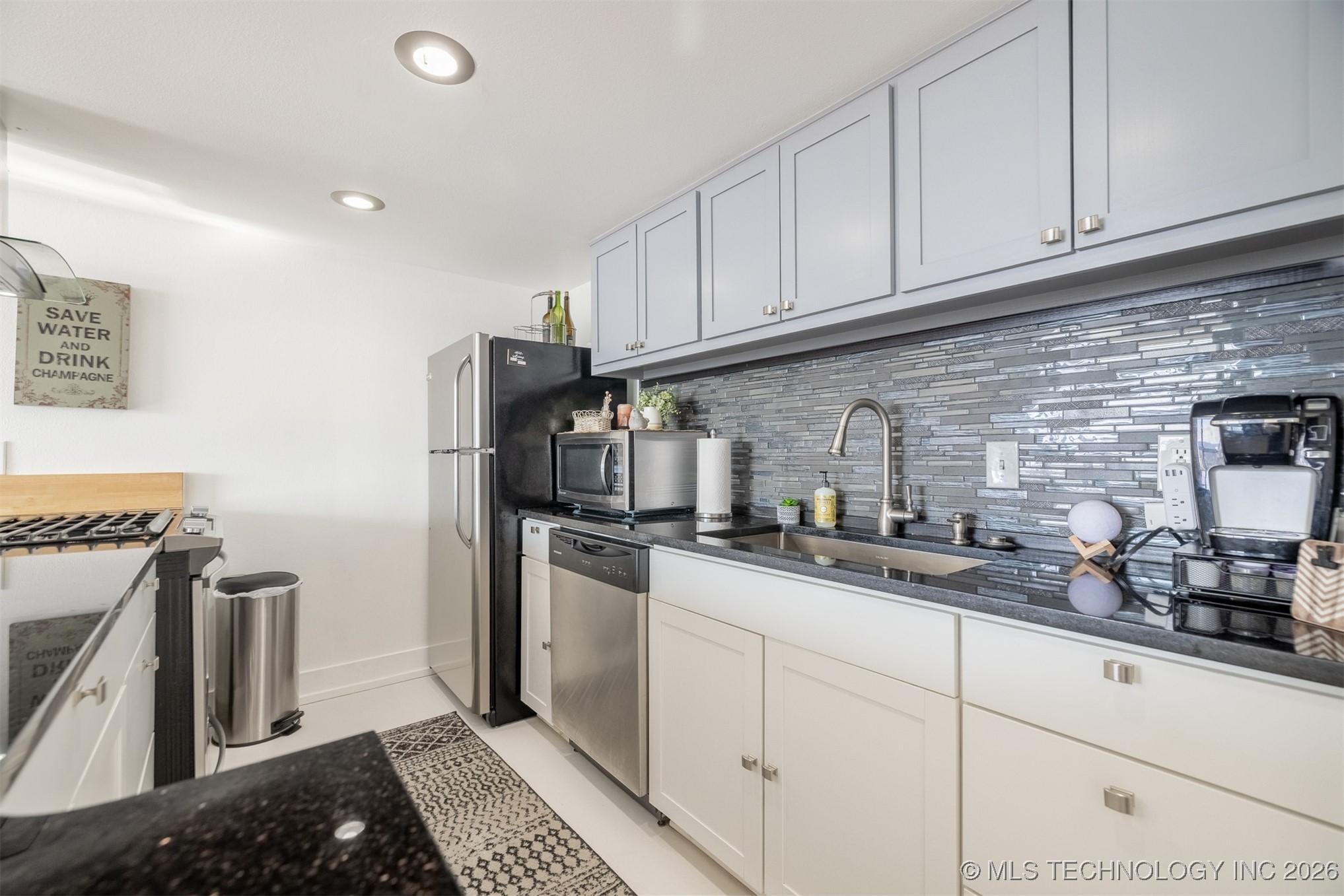 450 W 7th Street 1905 Property Photo 5