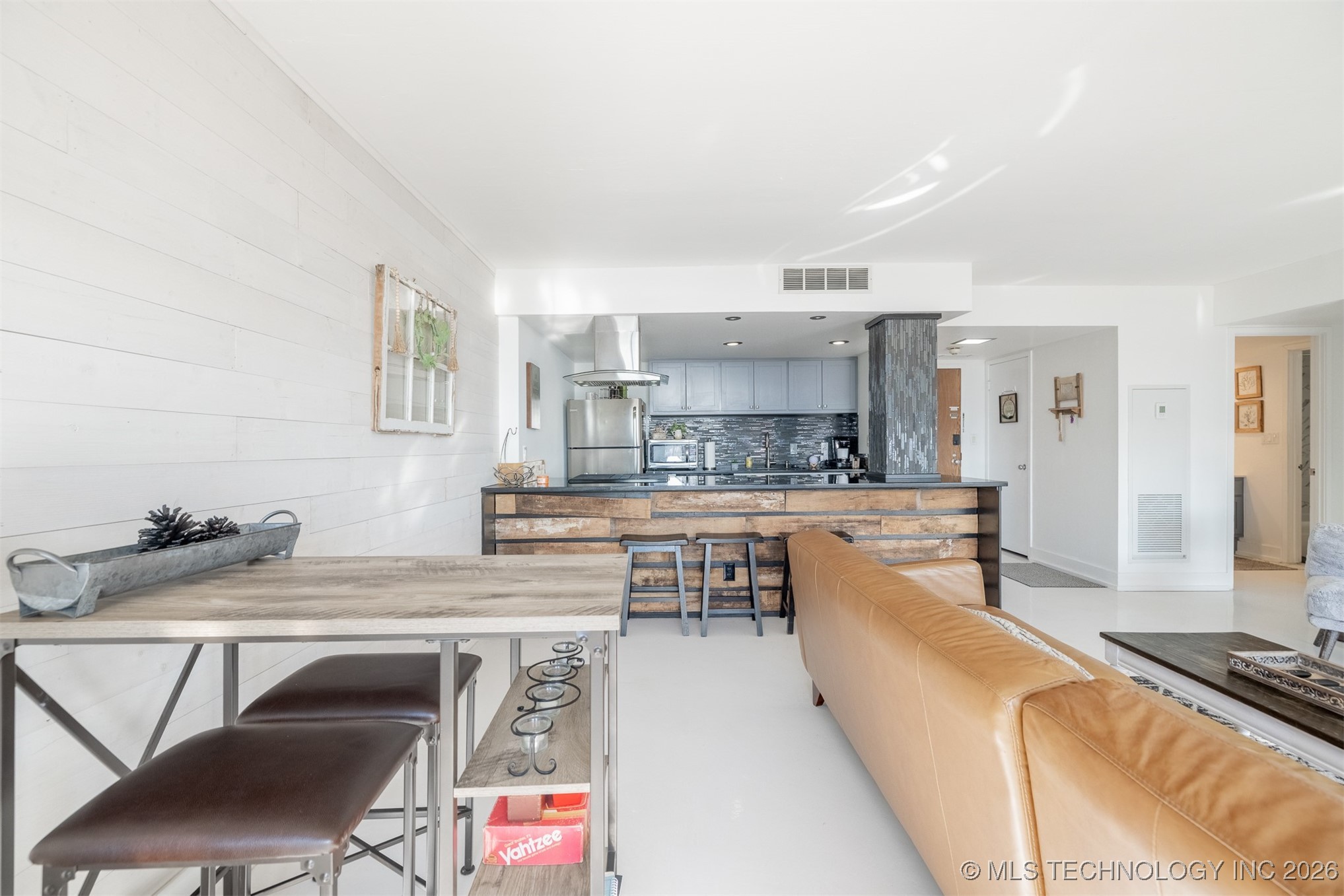 450 W 7th Street 1905 Property Photo 17