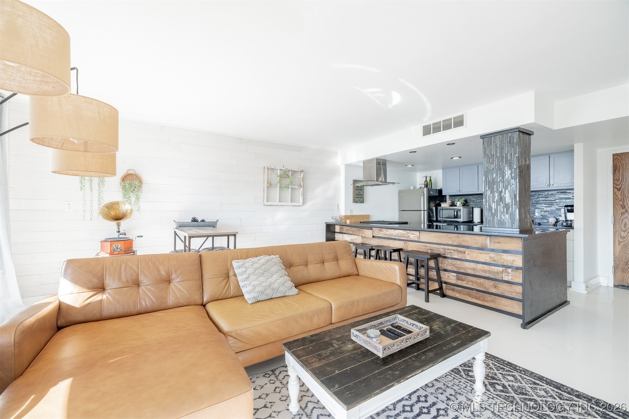 450 W 7th Street 1905 Property Photo 19