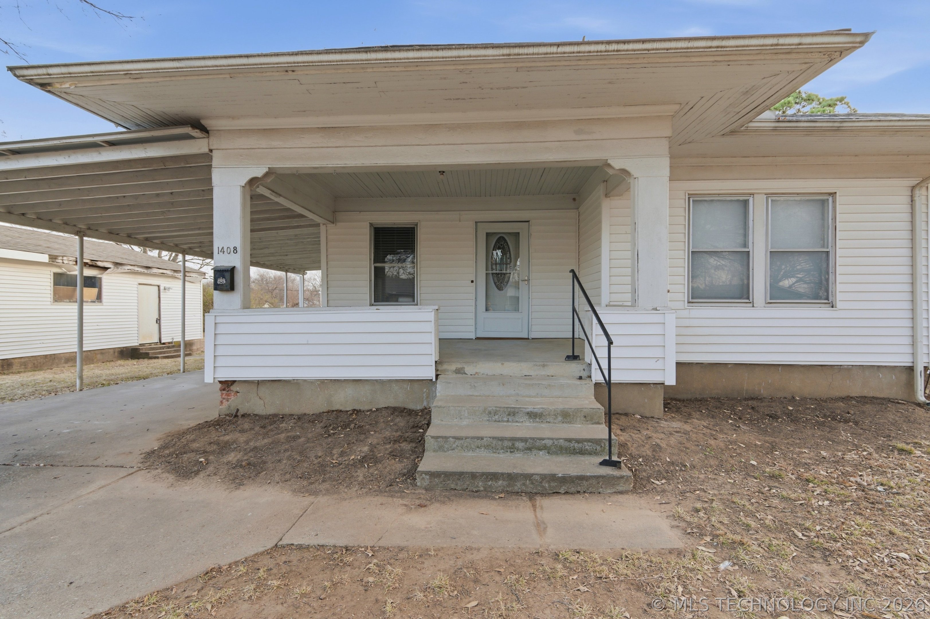 1408 E 6th Street Property Photo 3