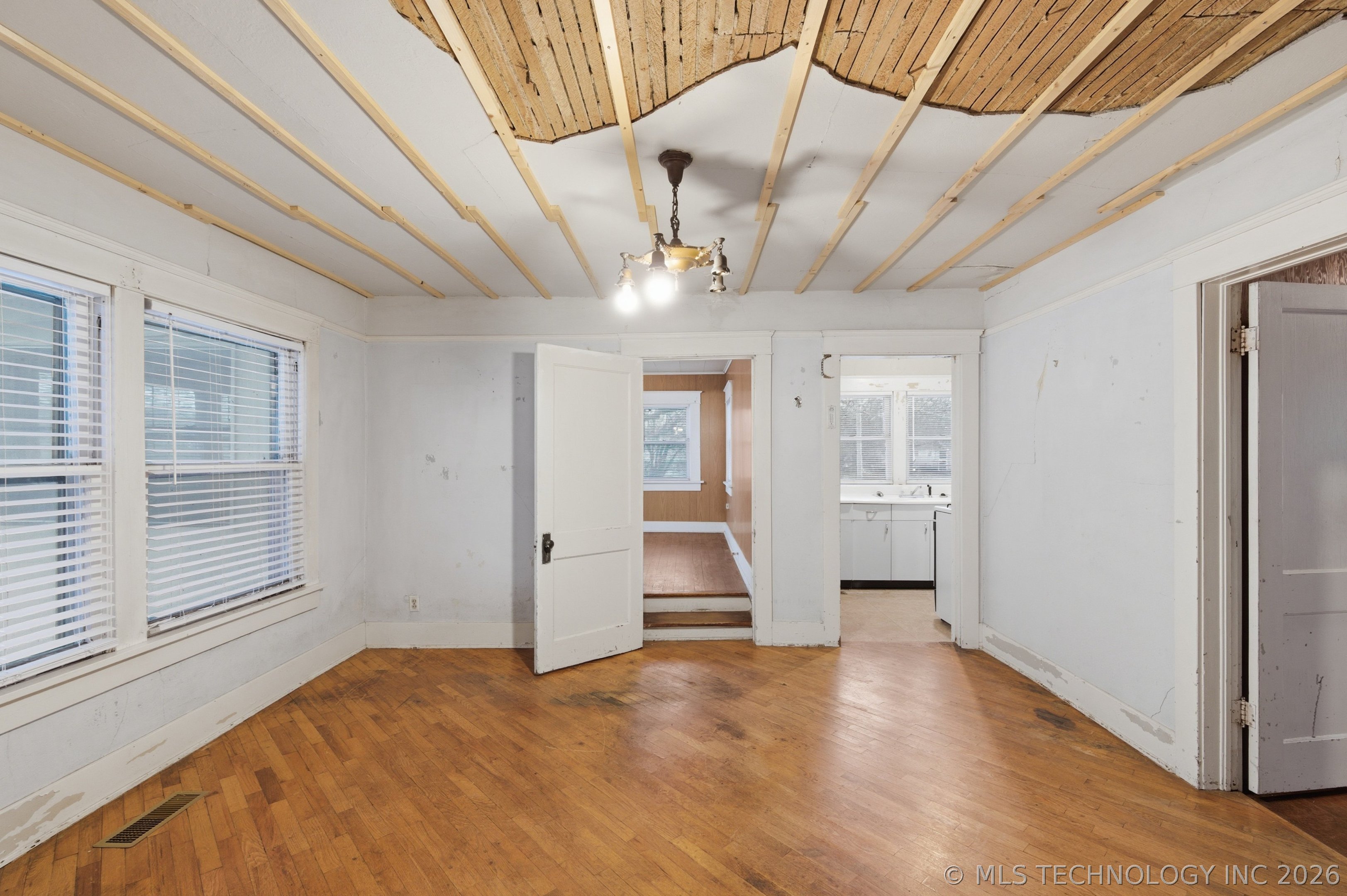 1408 E 6th Street Property Photo 10