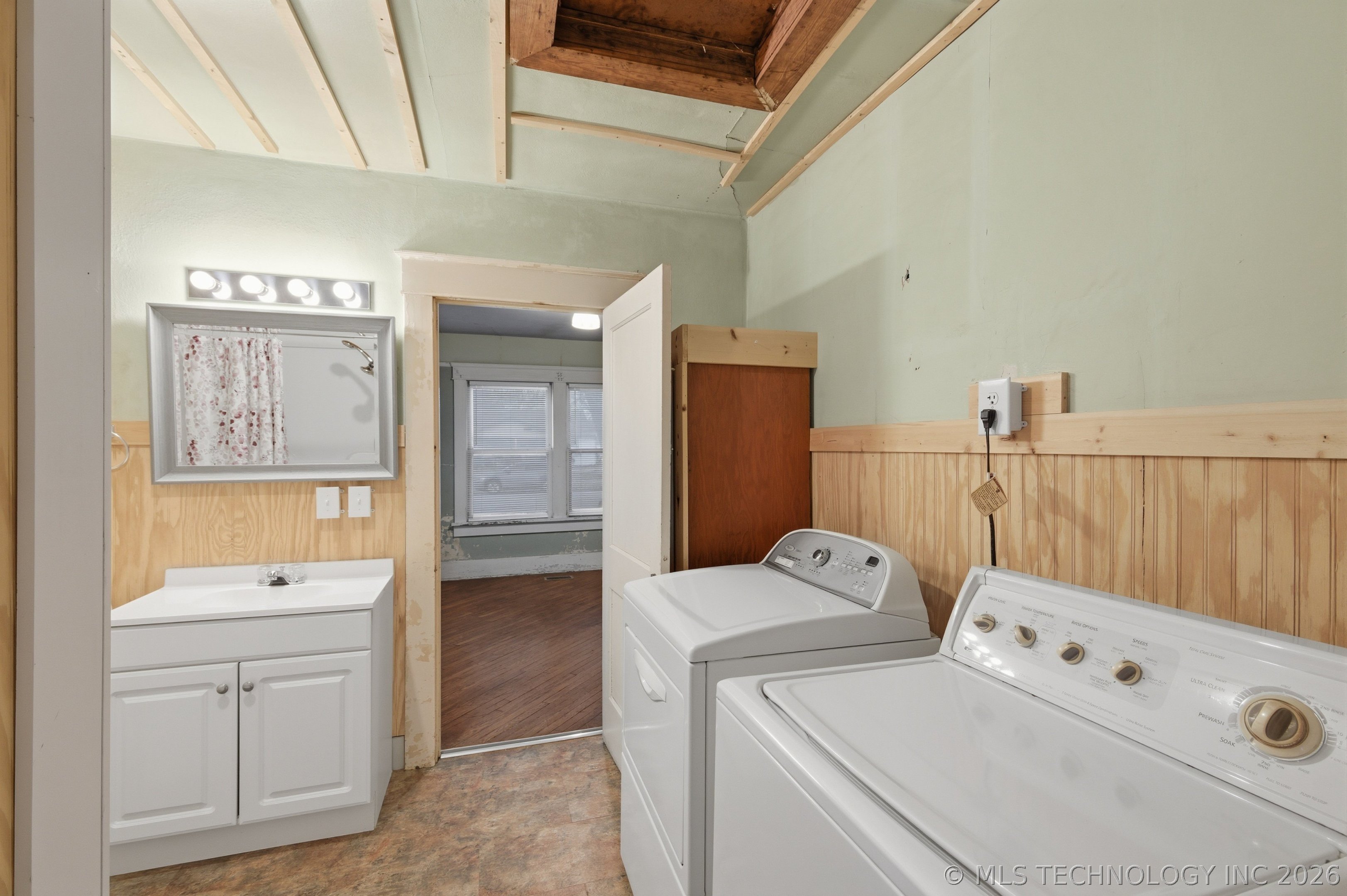 1408 E 6th Street Property Photo 21