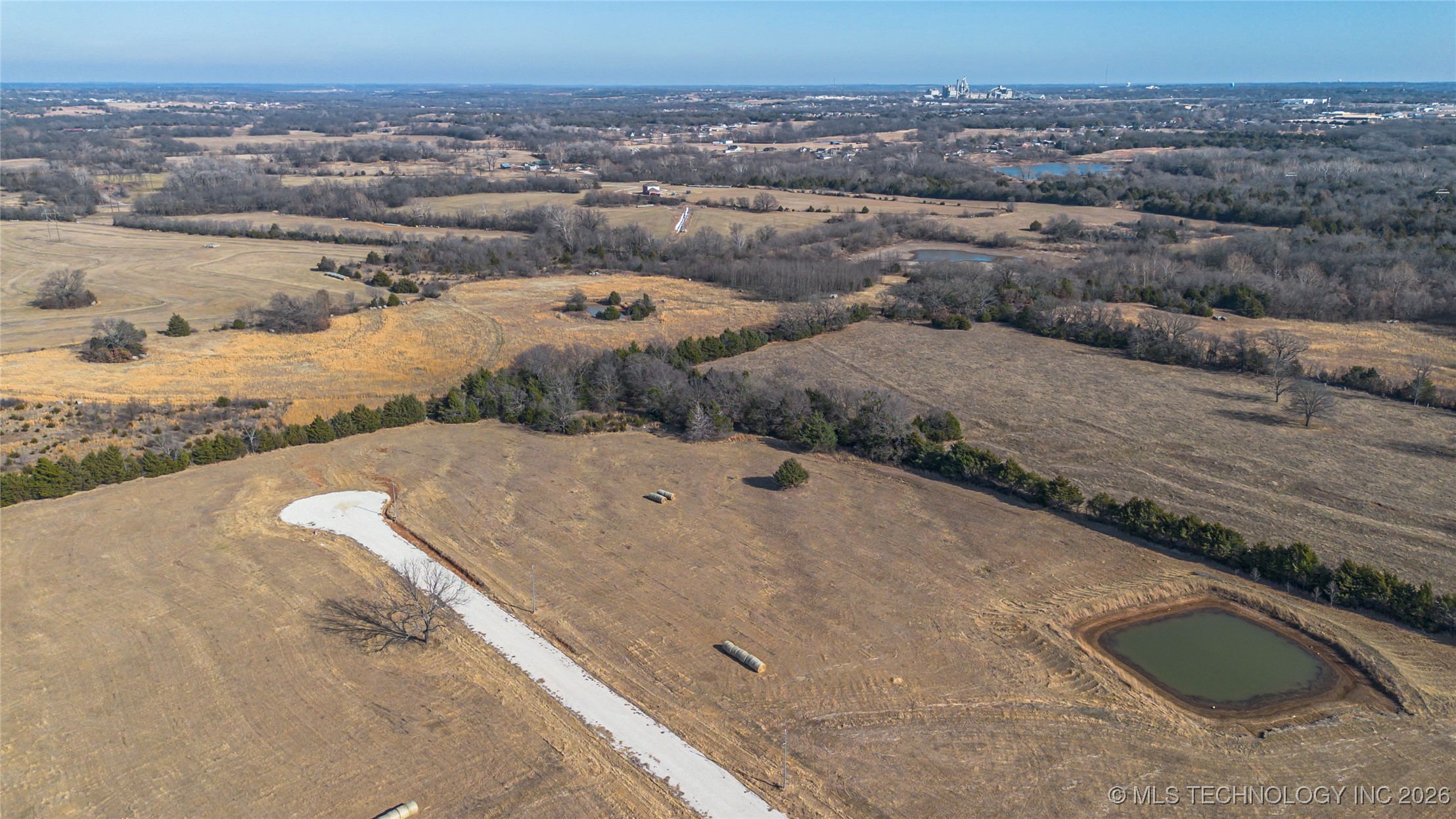 16651 County Road 3523 Property Photo 6