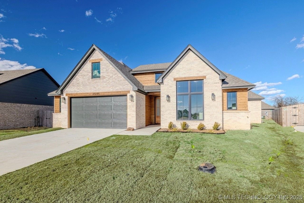 23285 E 106th Street S Property Photo 2