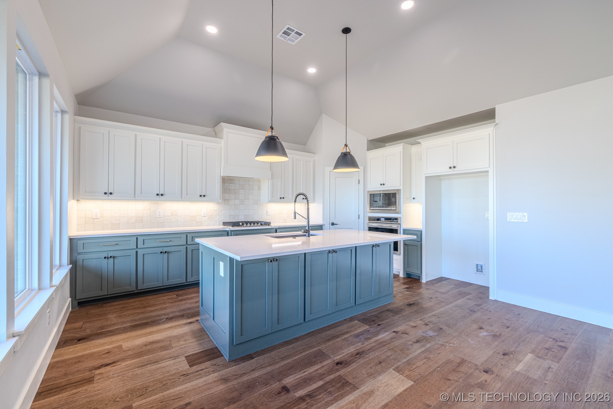 23285 E 106th Street S Property Photo 9