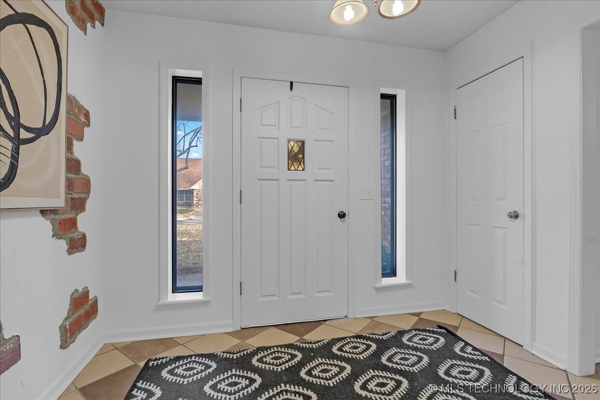 1905 W Indianola Street Property Photo 5