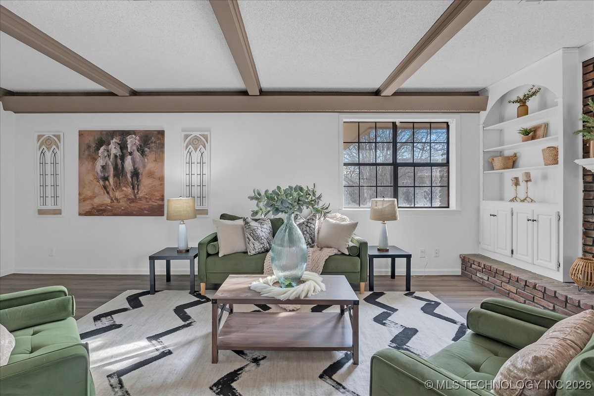 1905 W Indianola Street Property Photo 8