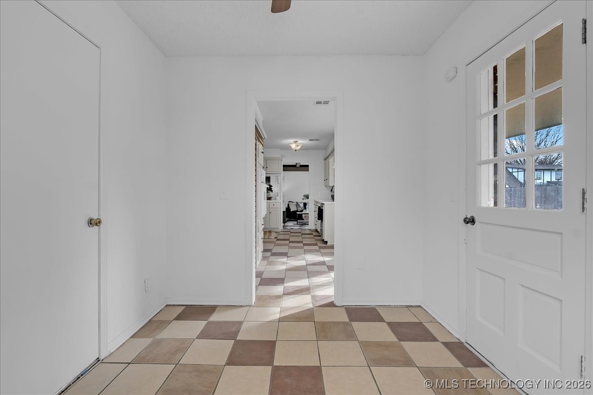 1905 W Indianola Street Property Photo 16